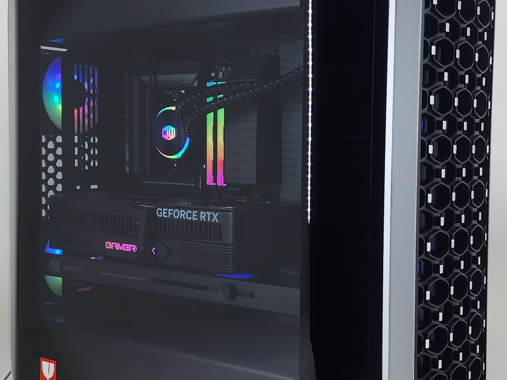 Gaming PC Ryzen 7 9850X3D 32GB RAM 2TB SSD RTX 5090 32GB Windows 11 Computer