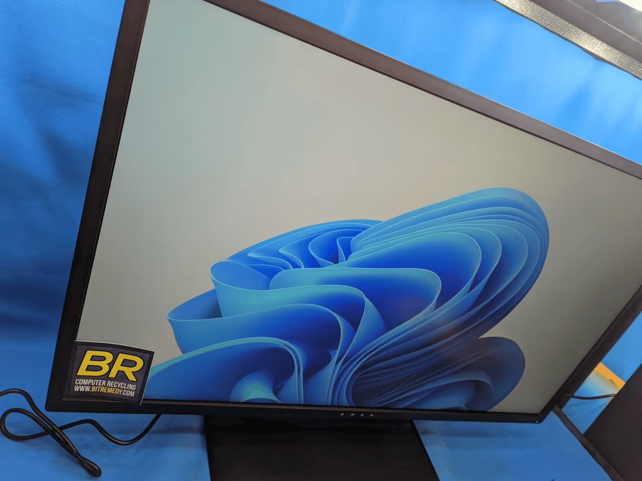 HP OMEN 32" 1440p 75hz HDMI DP Gaming Monitor Screen 