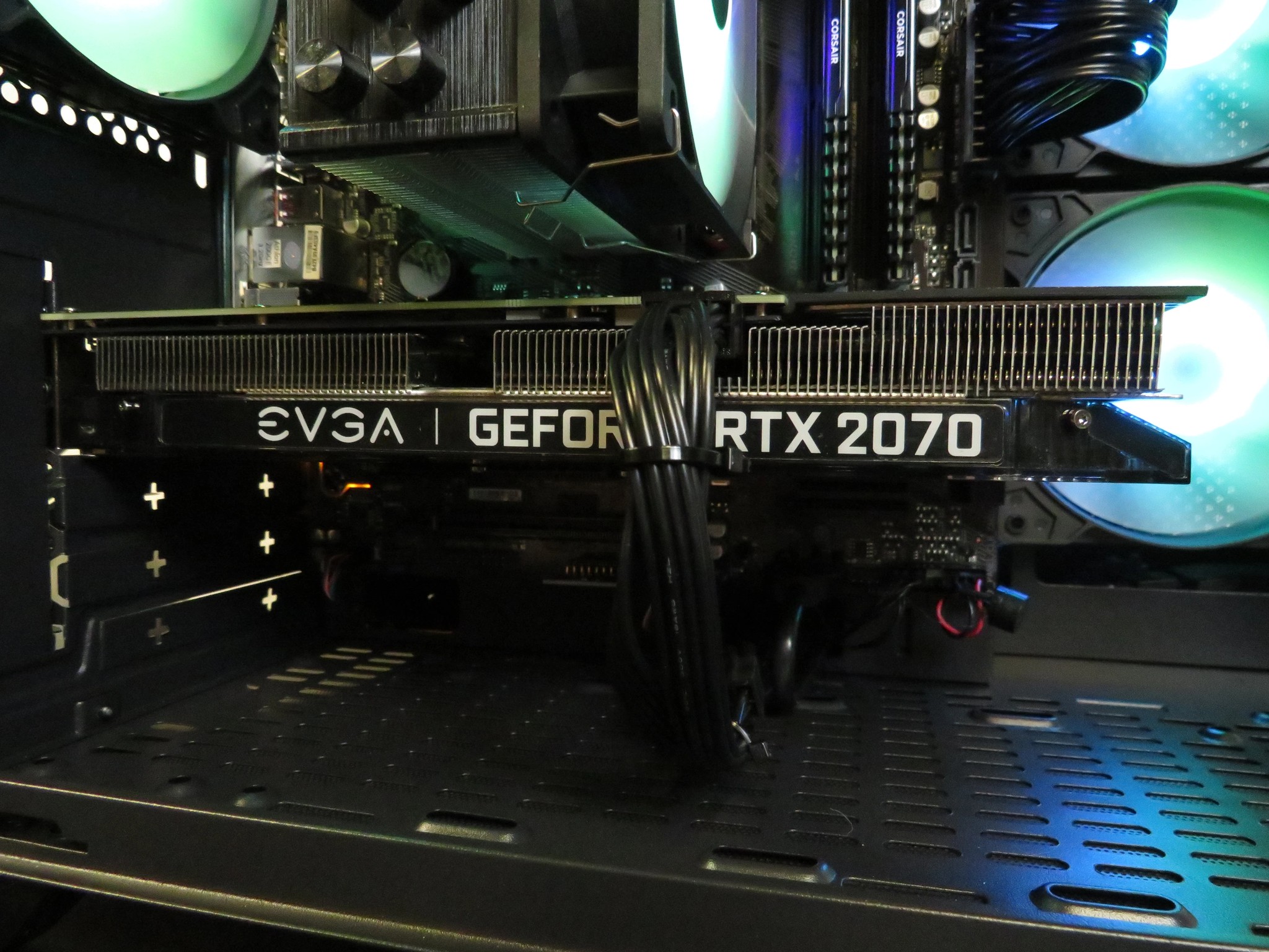 Mid Range GAMER! Ryzen 7 3700X + RTX 2070 + 16 GB DDR4 + 1 TB NVME