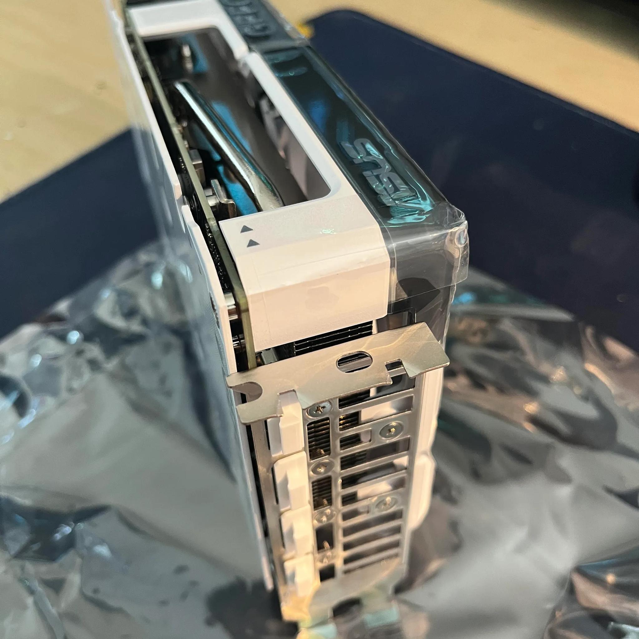 RTX 4060 ti 8 GB Asus Dual White Edition