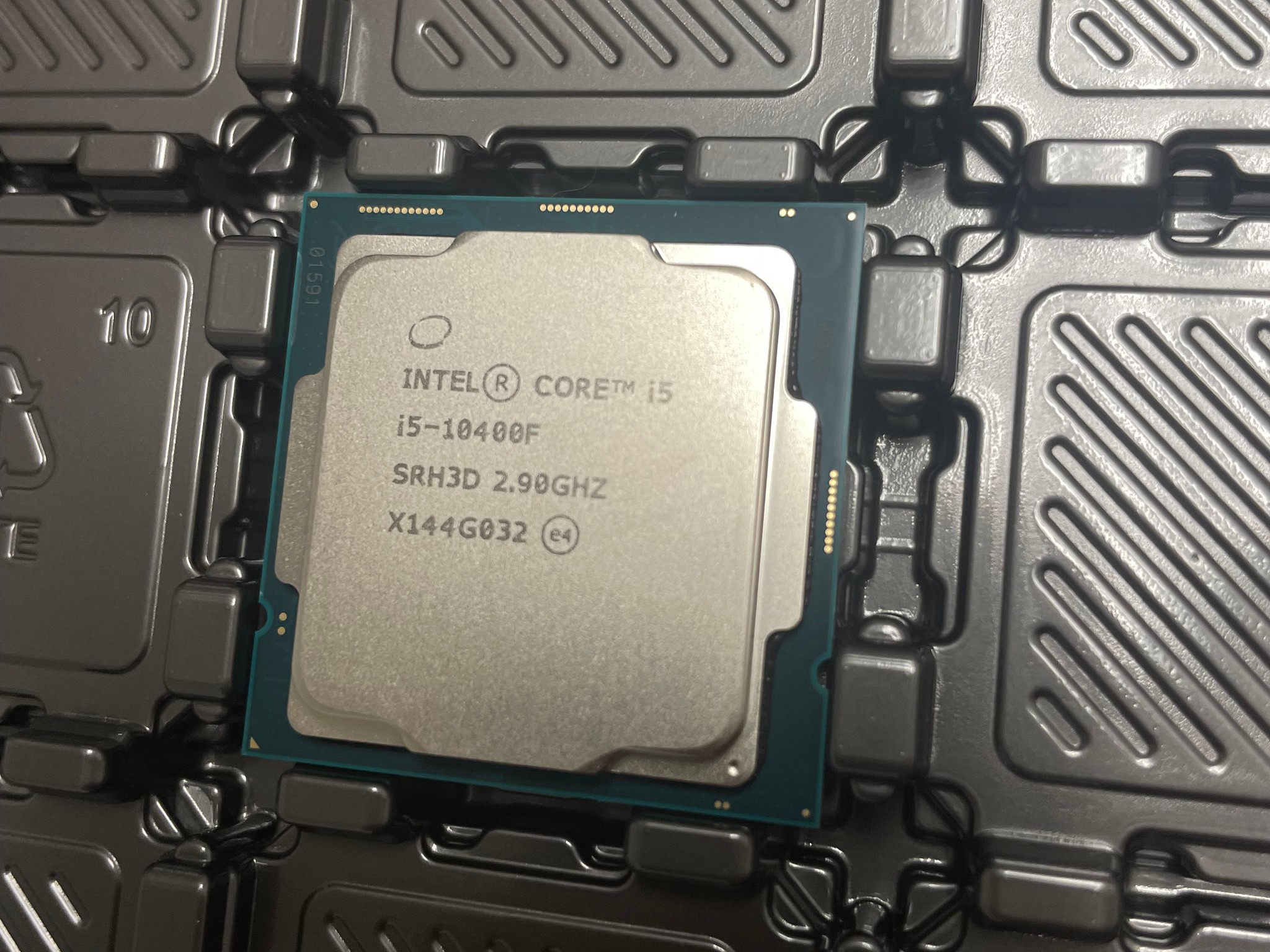 Intel i5 10400F 6 Core/12 Thread