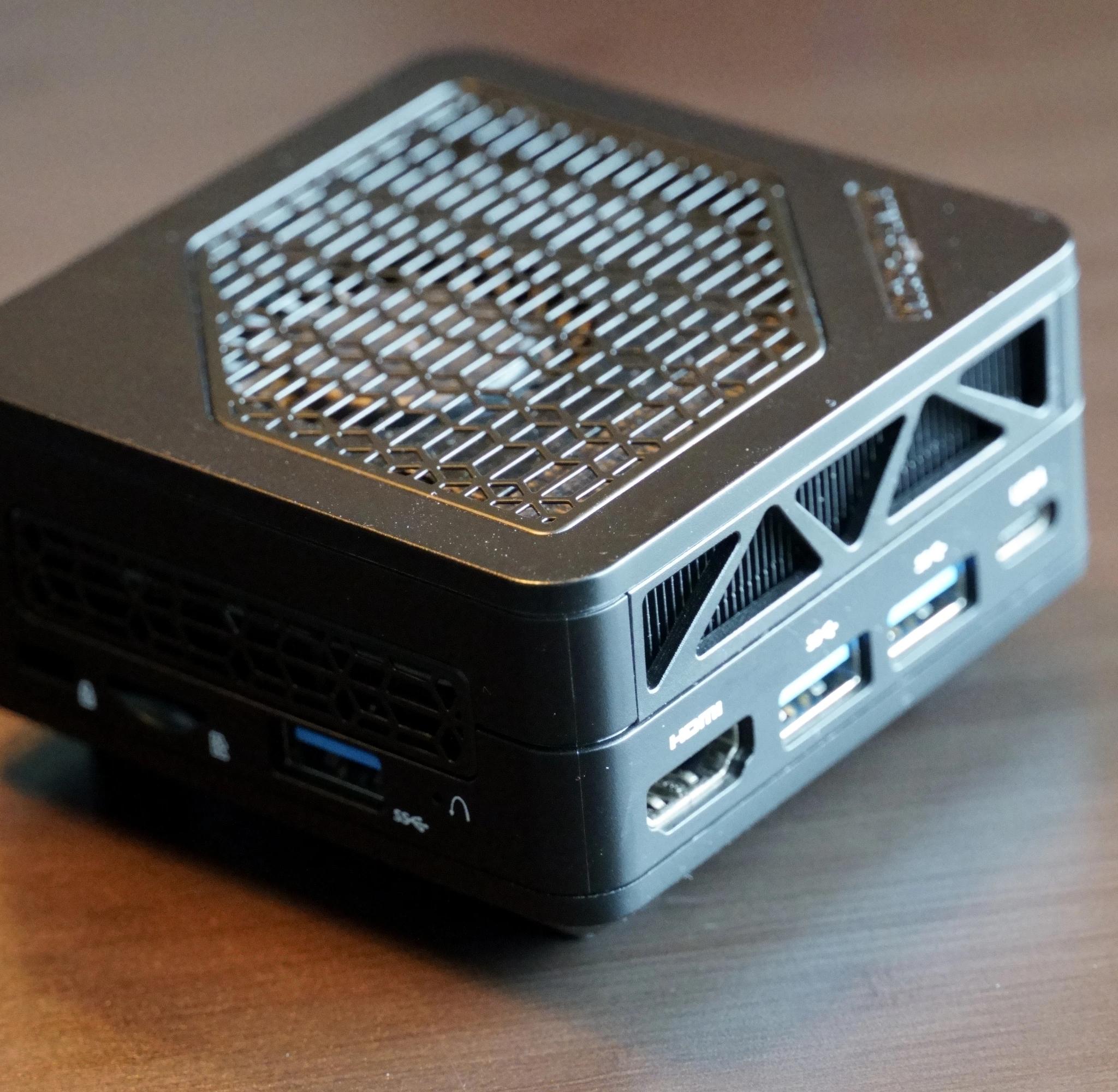 Minisforum EM680 Pocket PC Ryzen 7 6800U