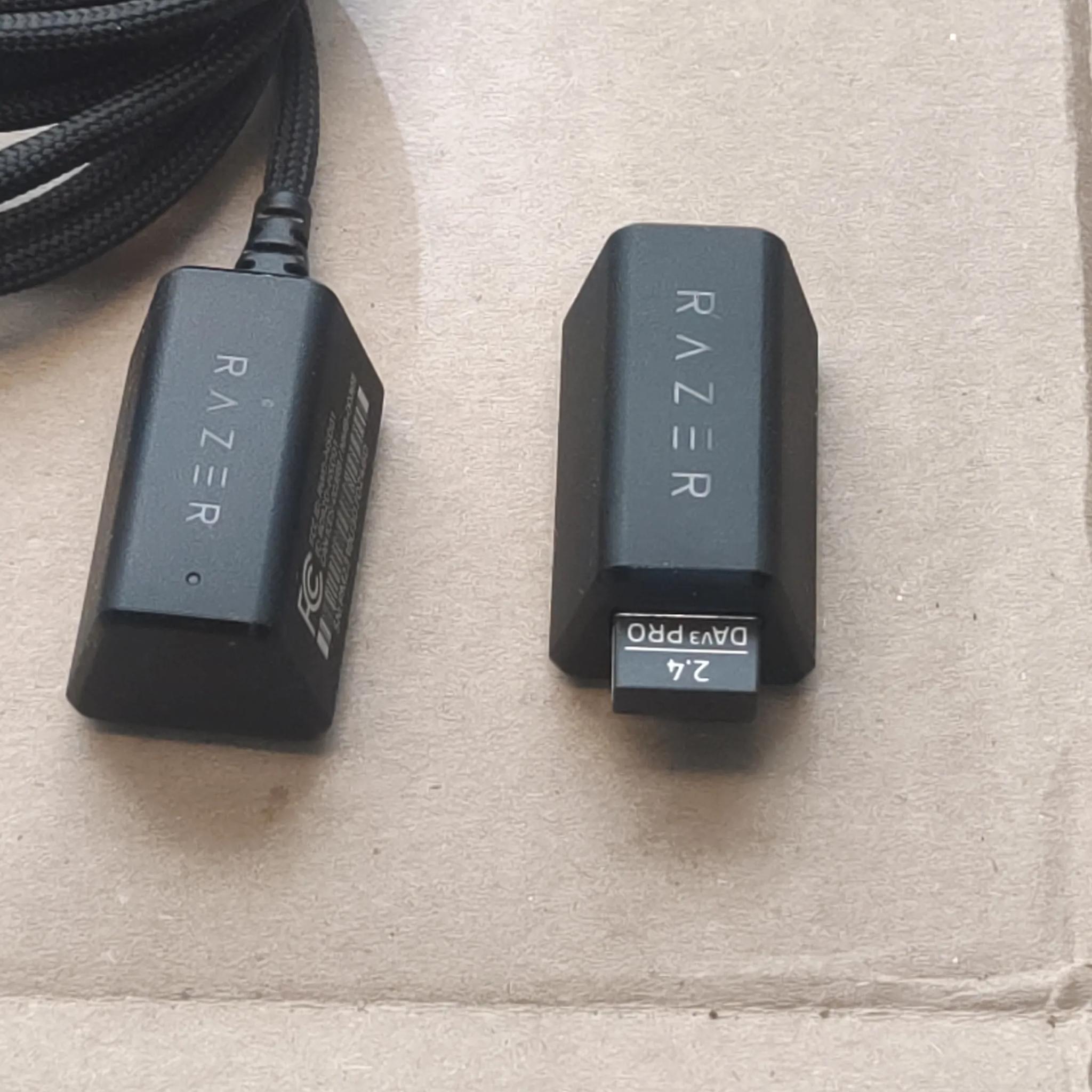 Razer DeathAdder V3 Pro with Hyperpolling 8K Dongle with Razer Atlas Glass Mousepad