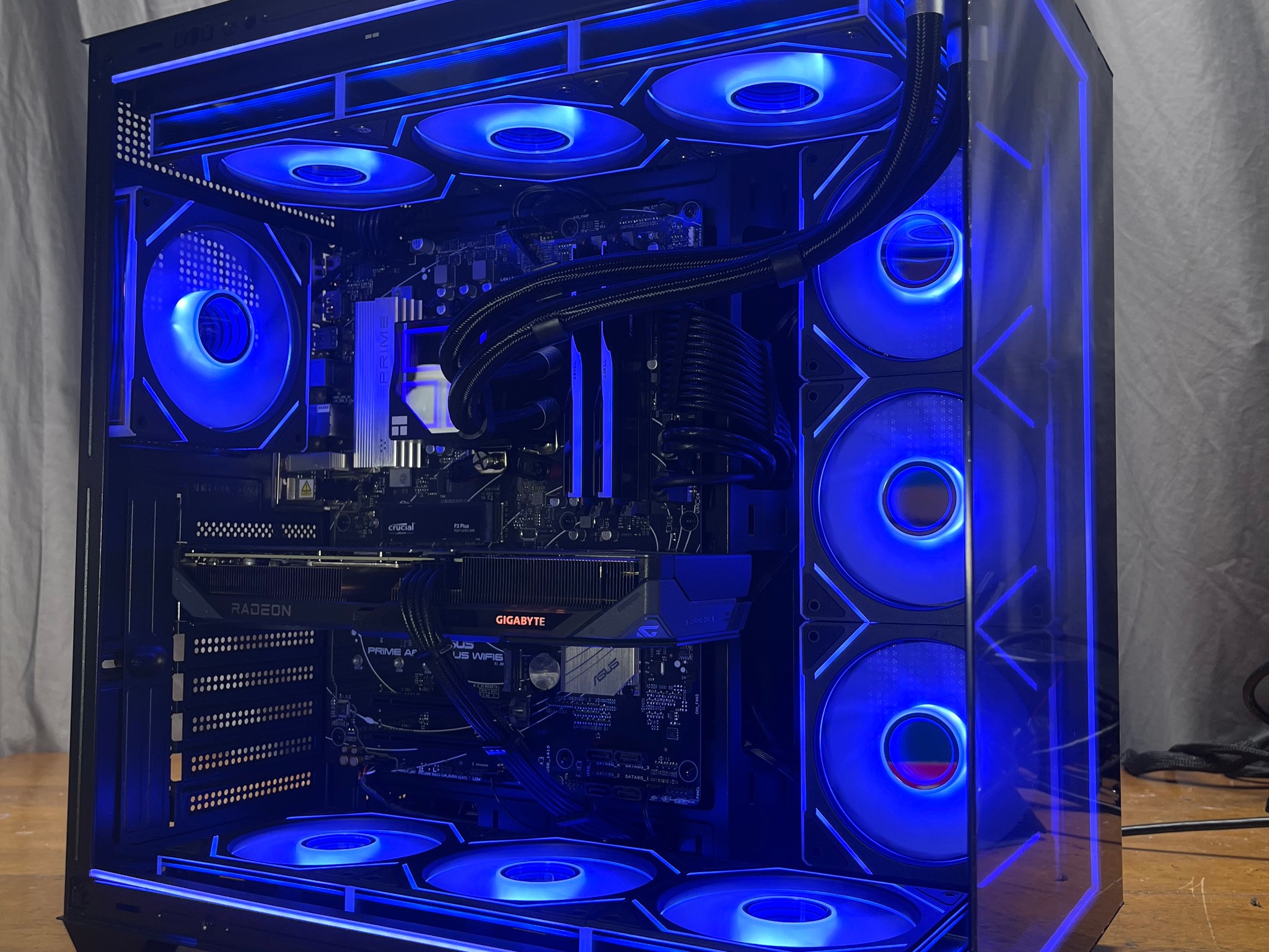 RX 9060 XT 16GB | Ryzen 5 7600 | 32GB RAM | Gaming PC