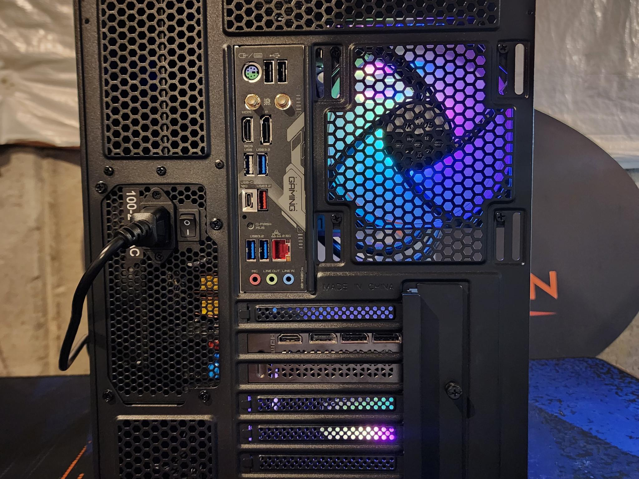 Nvidia RTX 5070 / Ryzen 7 9700X / 32GB DDR5 RAM / 1TB NVMe SSD