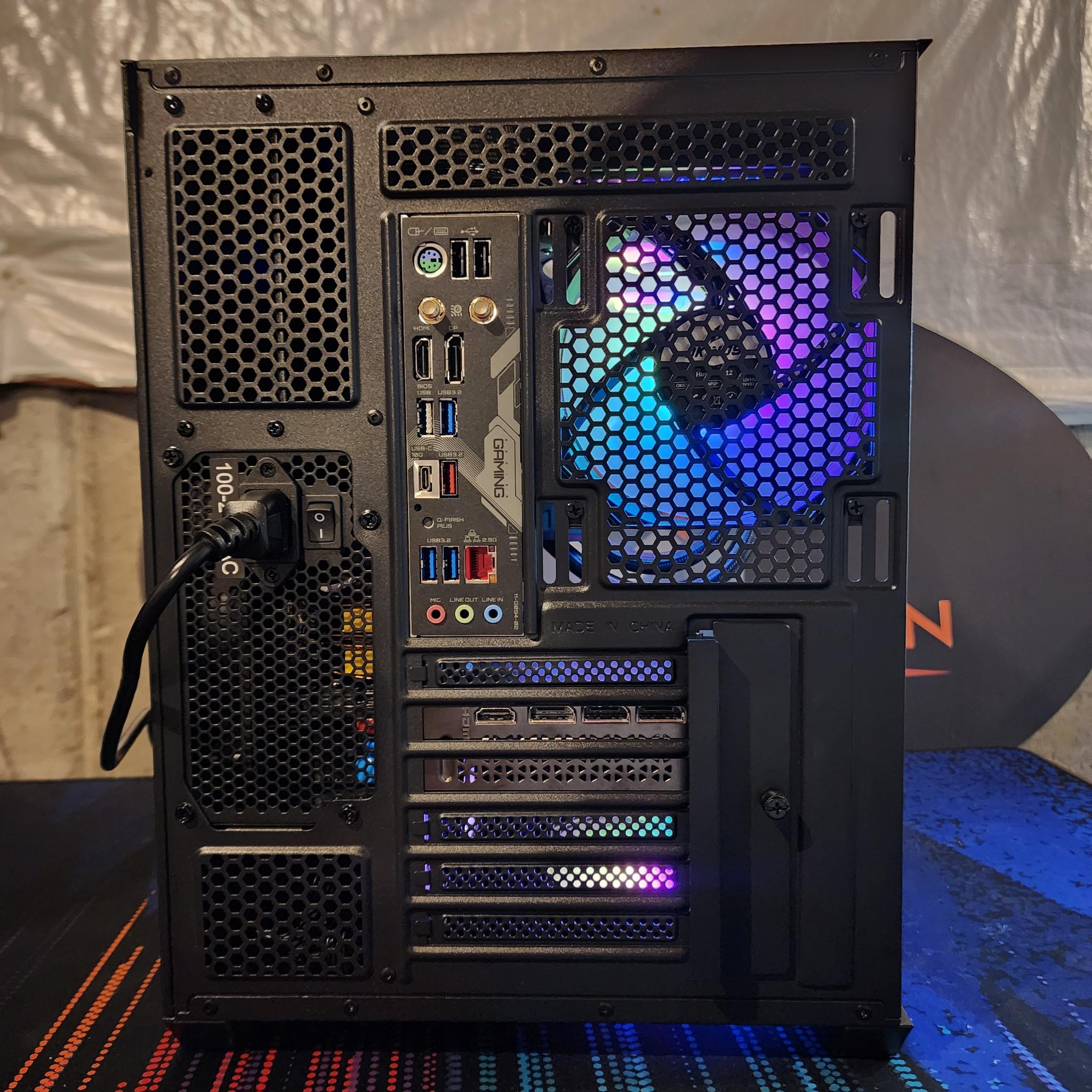 Nvidia RTX 5070 / Ryzen 7 9700X / 32GB DDR5 RAM / 1TB NVMe SSD