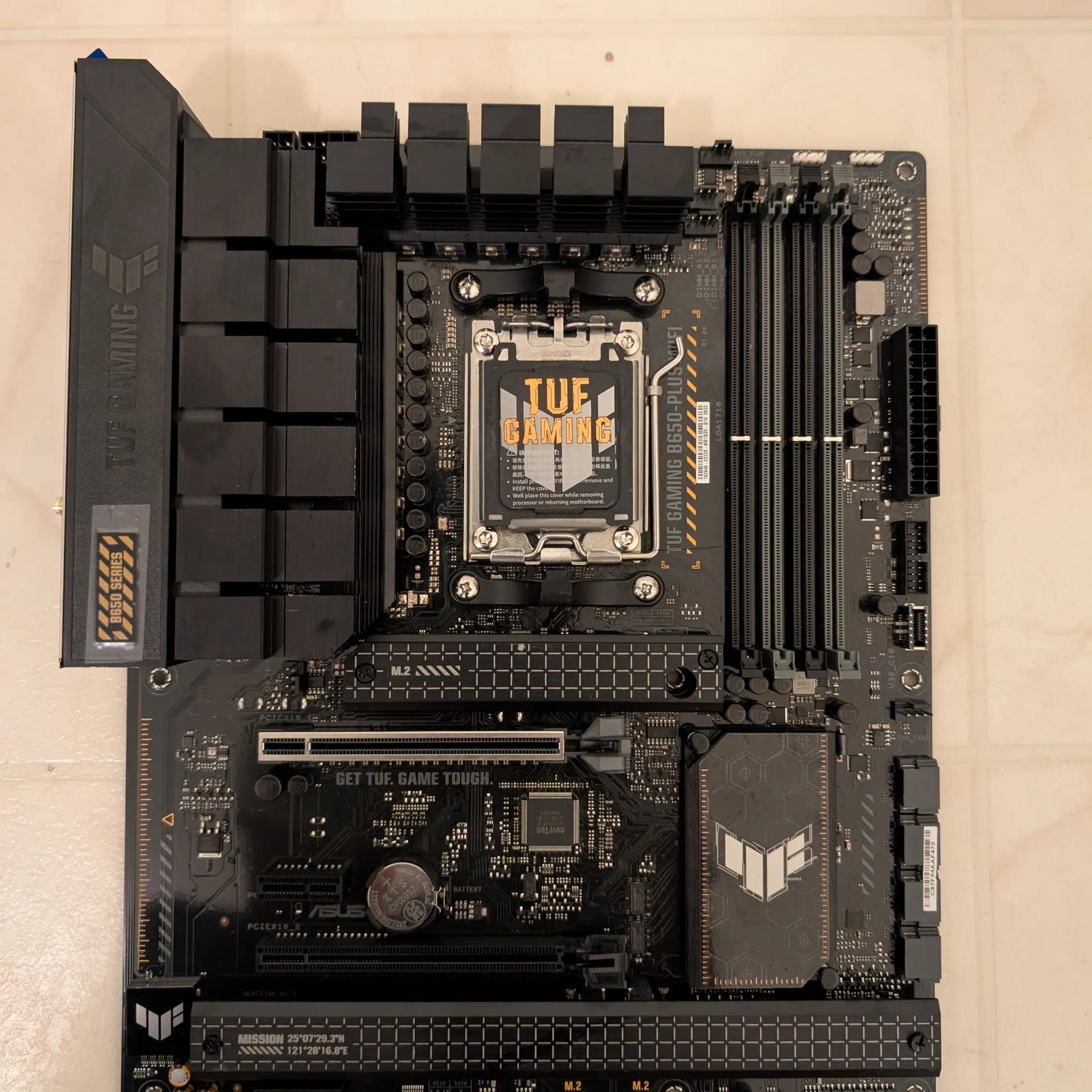 ASUS TUF GAMING B650-PLUS WIFI AM5, ATX motherboard, PCIe® 5.0 M.2 , DDR5