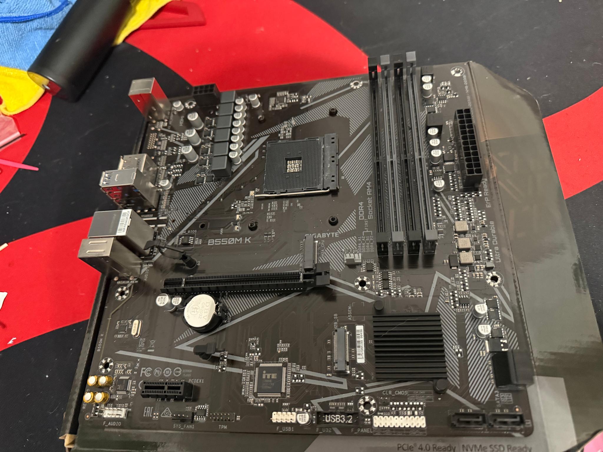 AM4 B550M K mATX Motherboard + WiFi Antenna