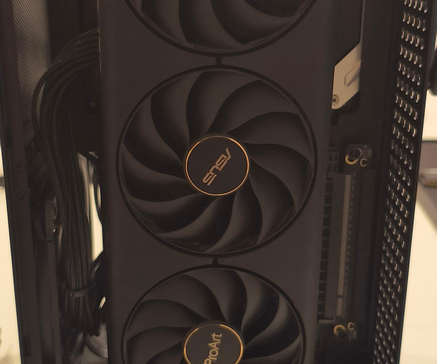 ASUS ProArt OC GeForce RTX 4080 SUPER - Image 2