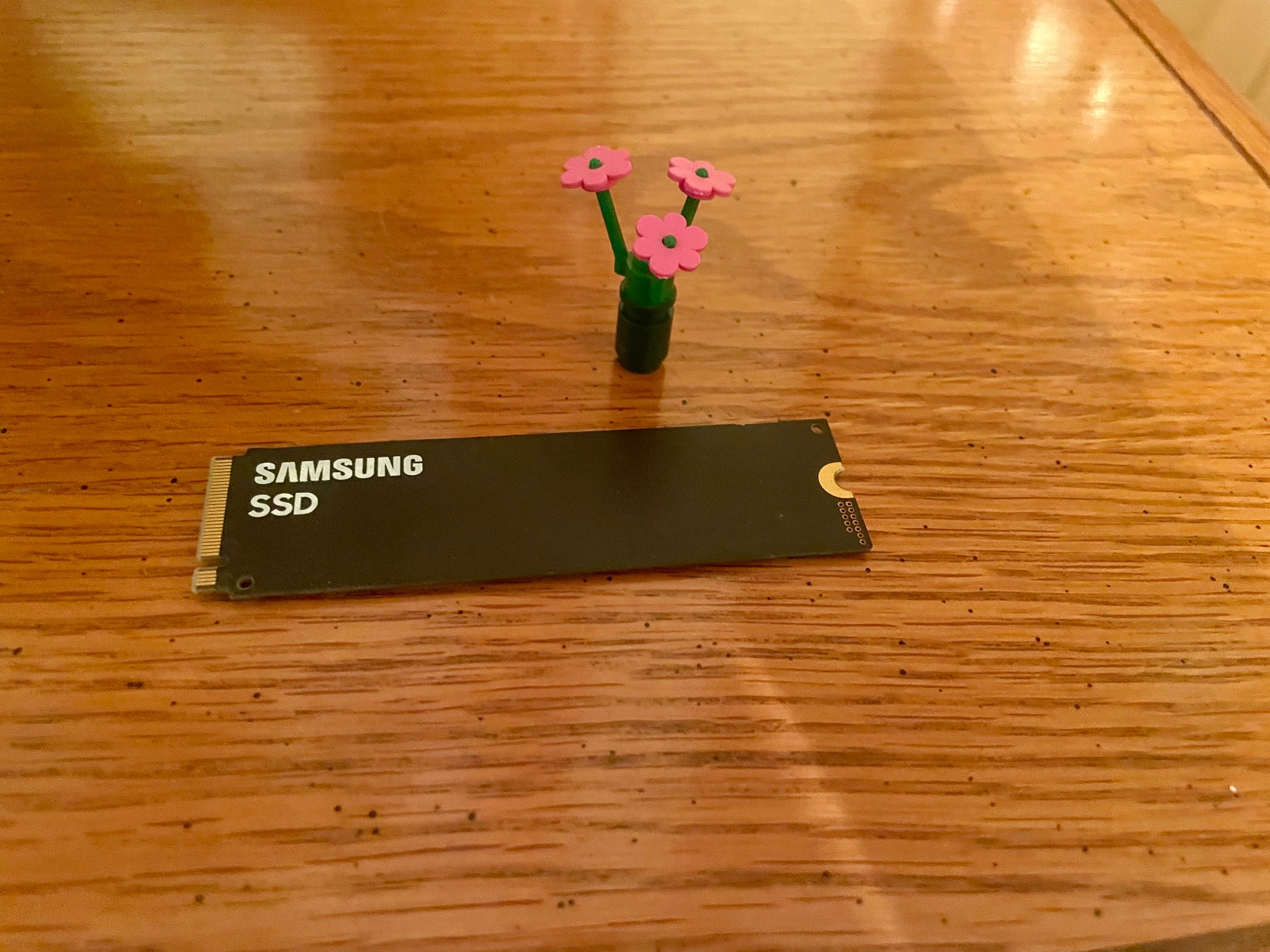 Samsung 256 GB NVMe SSD Gen3 x 4
