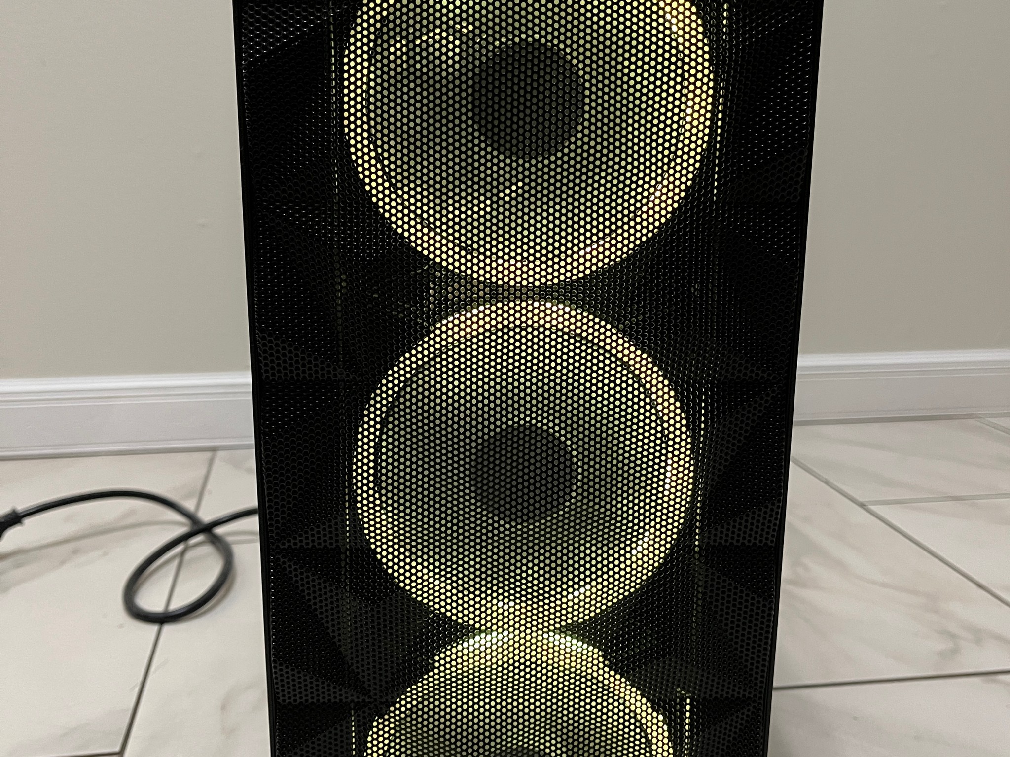 NVIDIA GTX 780 Ti, Intel Core i3-9100f, 16GB RAM, 870 GB Storage - RGB Gaming PC w/ Wi-Fi & BT