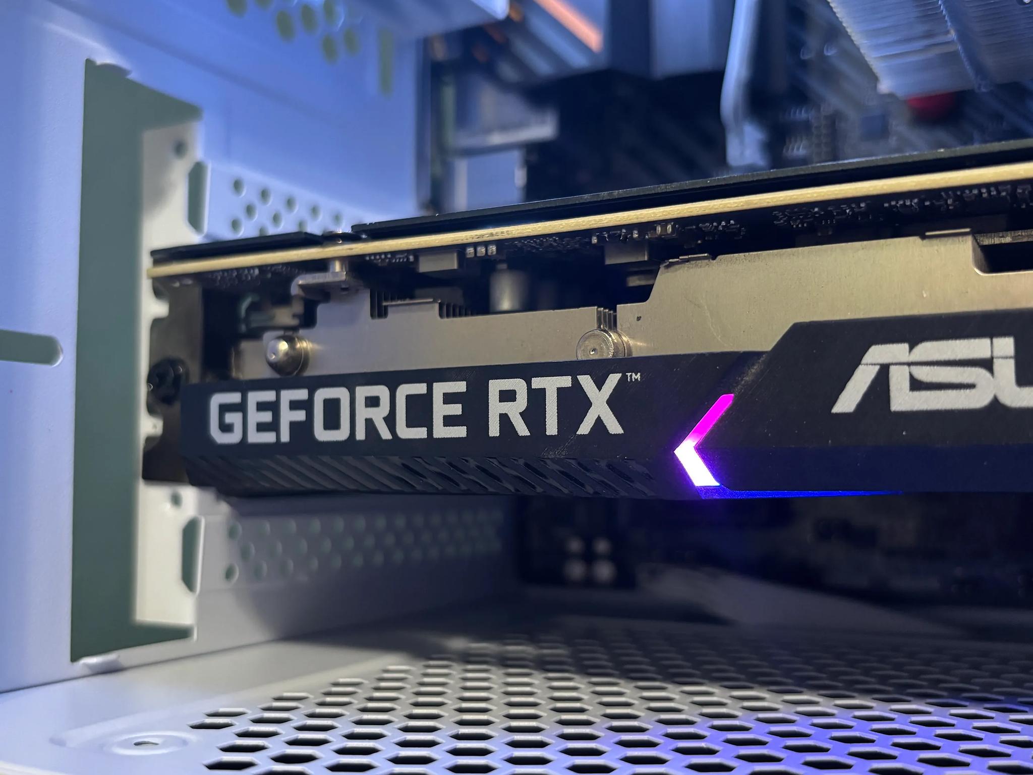 White Custom RTX Gaming PC