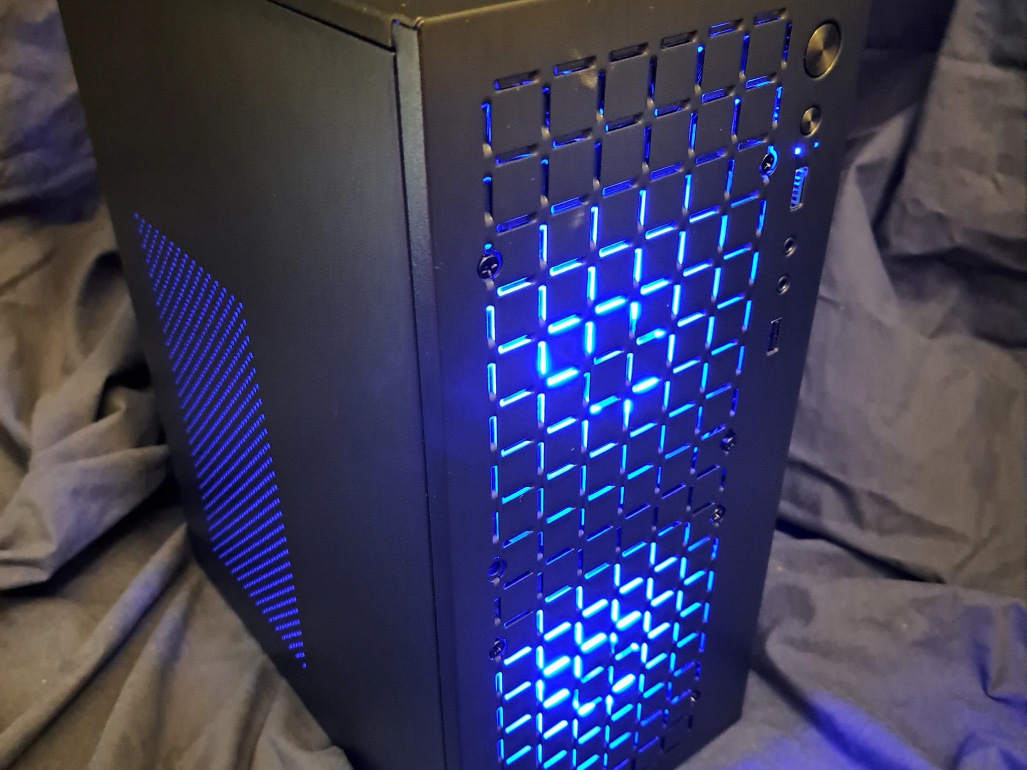 Budget 1080p Esports Gaming PC i7 16GB RAM Quadro K2200 4GB Win 10 Activated NVENC CLOSEOUT PRICE!