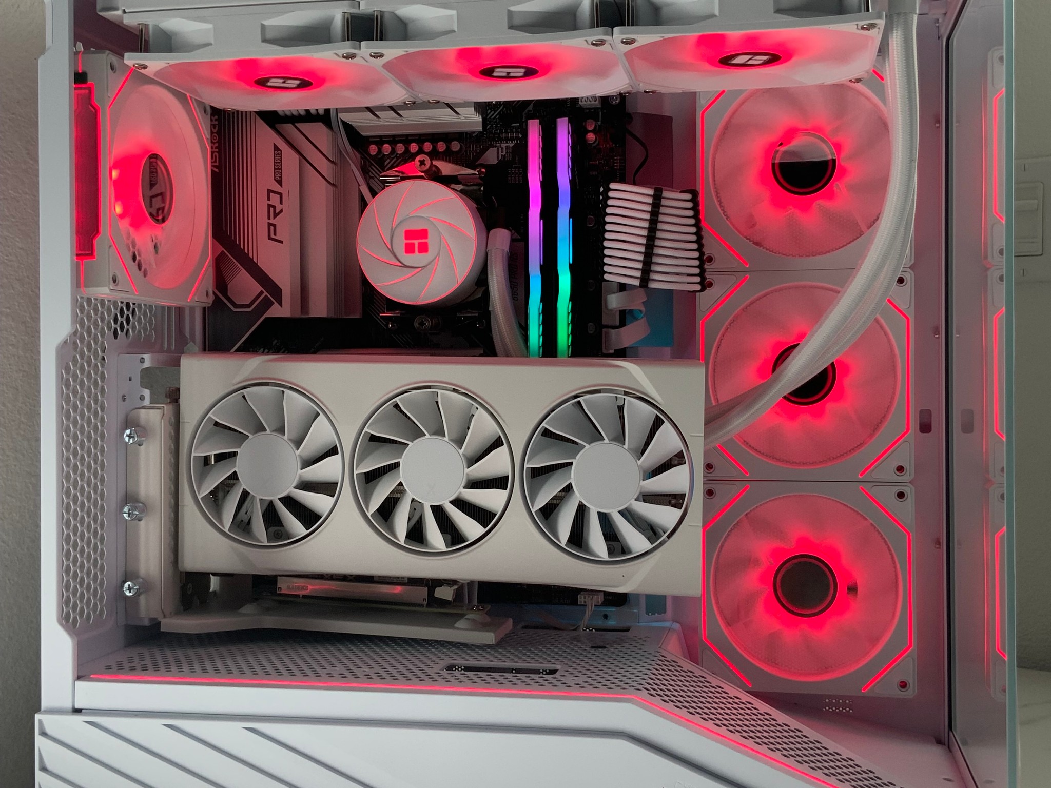 ❄️ ❄️ Gaming PC | Ryzen 7 7700X | RX 9060 XT | 32GB DDR5 | 1TB SSD | AM5 | White Snow Build ❄️ ❄️
