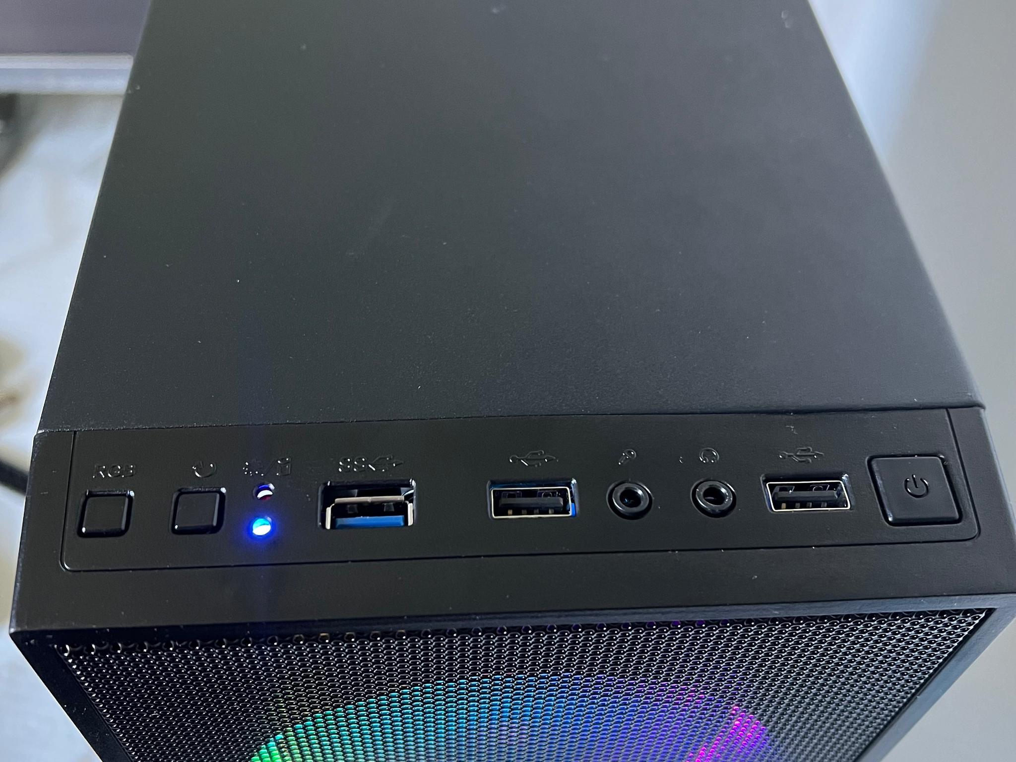 ❇️ BUDGET FRIENDLY ❇️ (Ryzen 3 2200G, RX 5500 XT, 16GB RAM, 512GB NVME SSD)