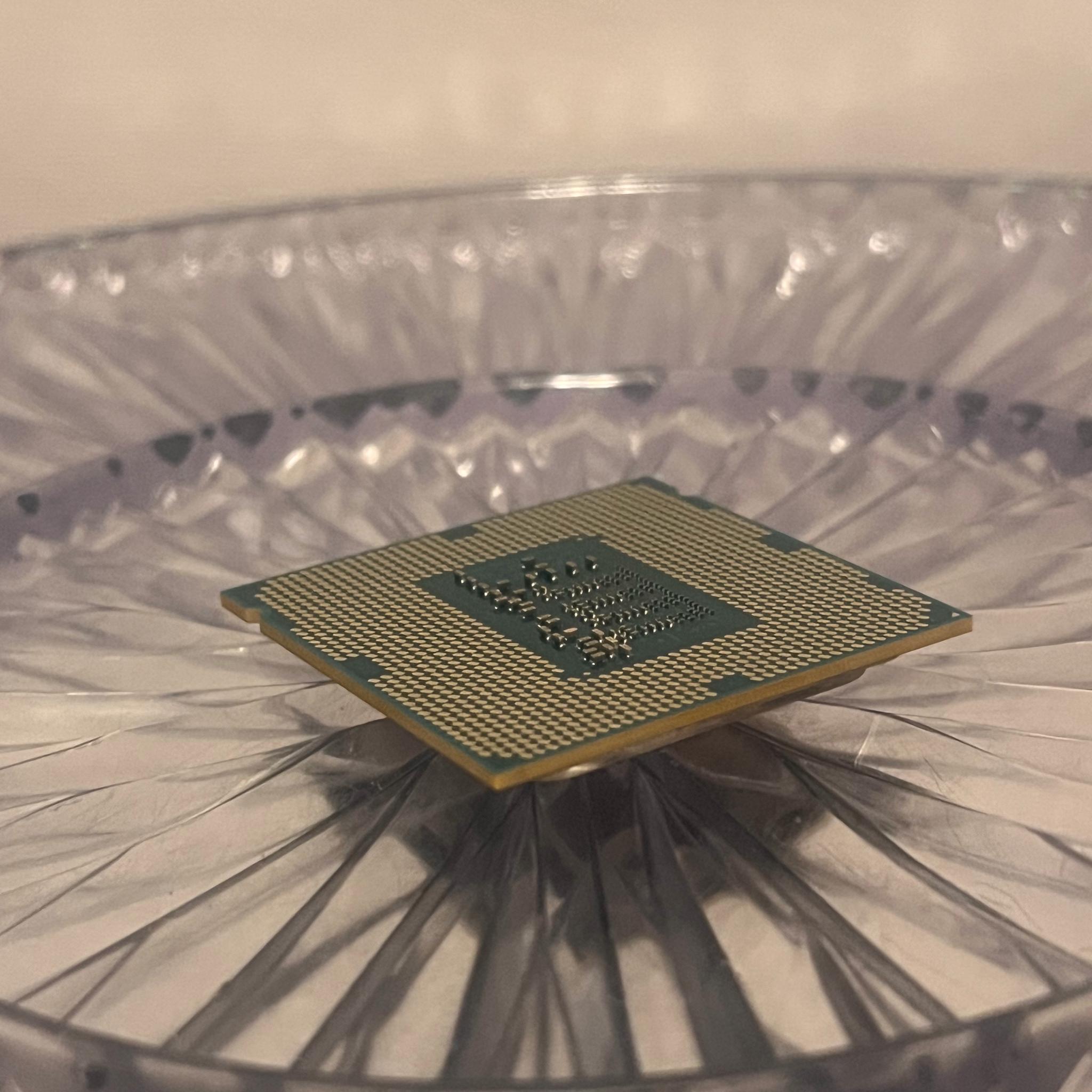 Intel Core i5-4690K 3.5GHz Quad-Core Desktop Processor LGA 1150