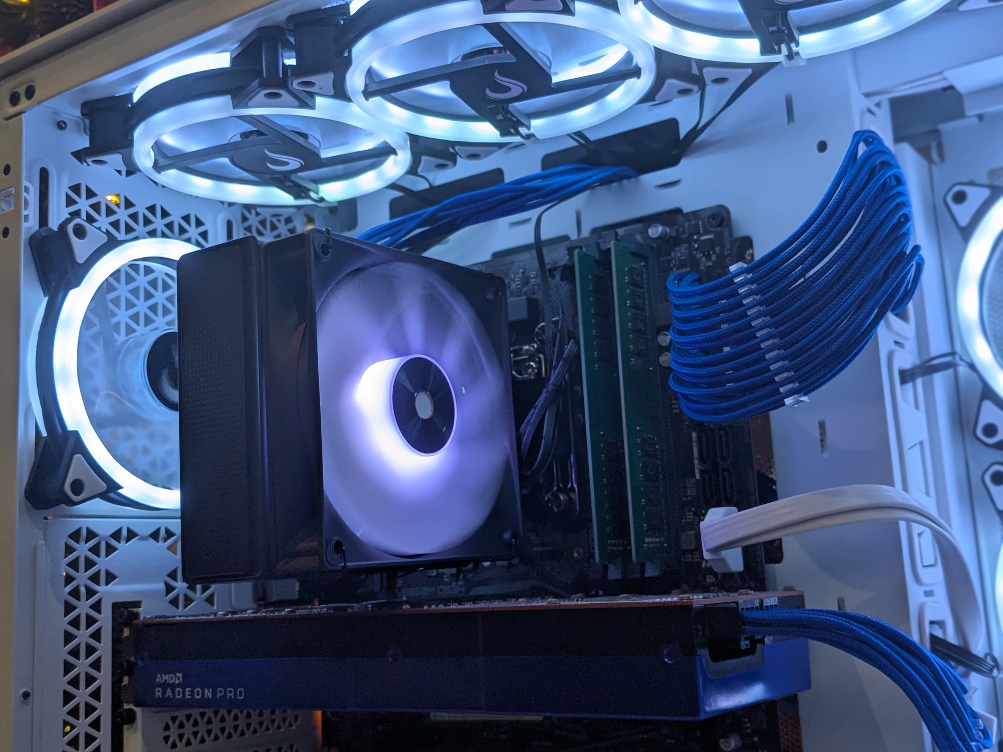 200 FPS Fortnite | i5-10500, Radeon 5700, 32GB RAM, 512GB NVME SSD, Win11, WiFi