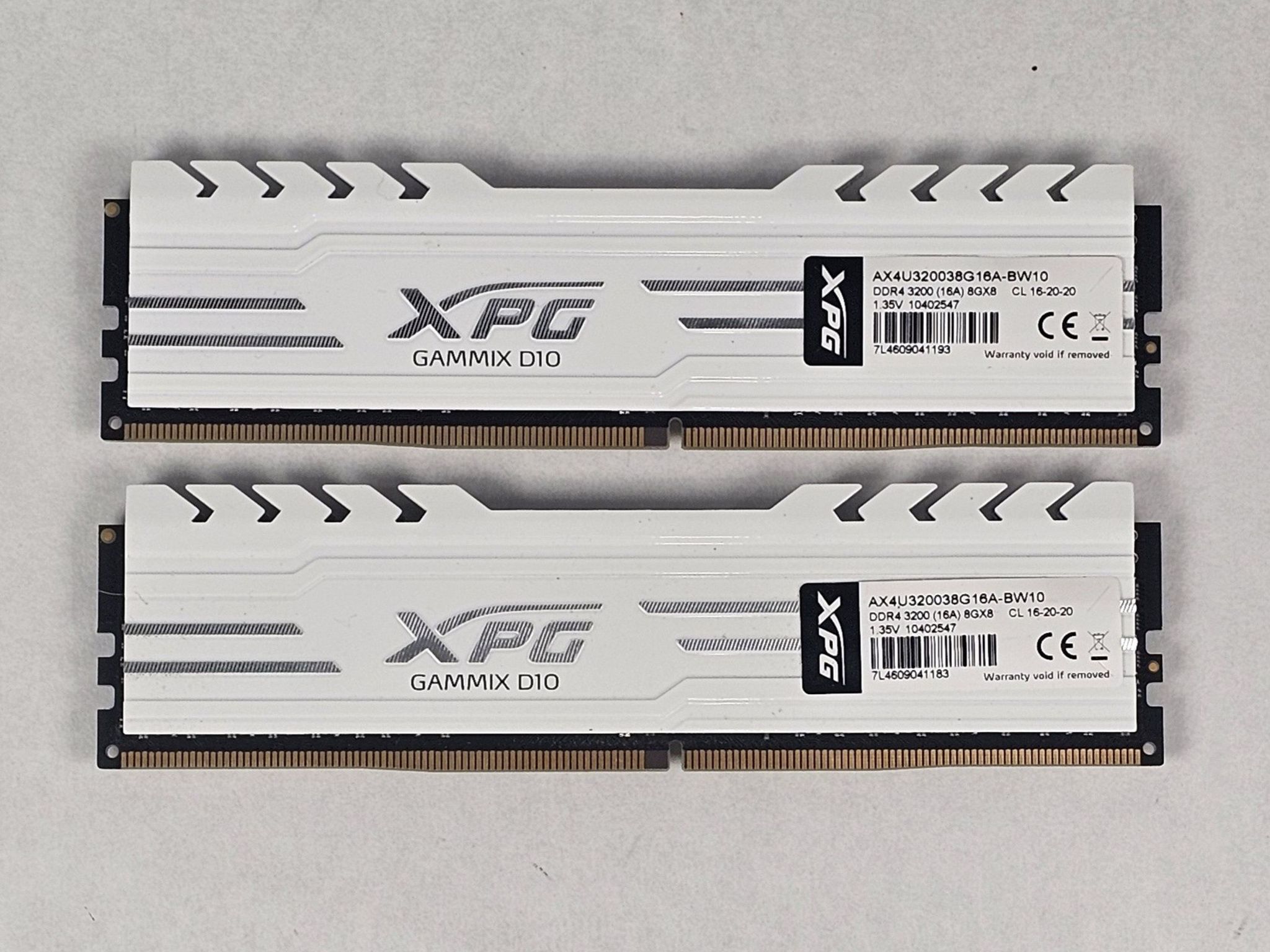 16GB DDR4 (2x8GB) CL16 3200MT/s ADATA XPG Gammix D10