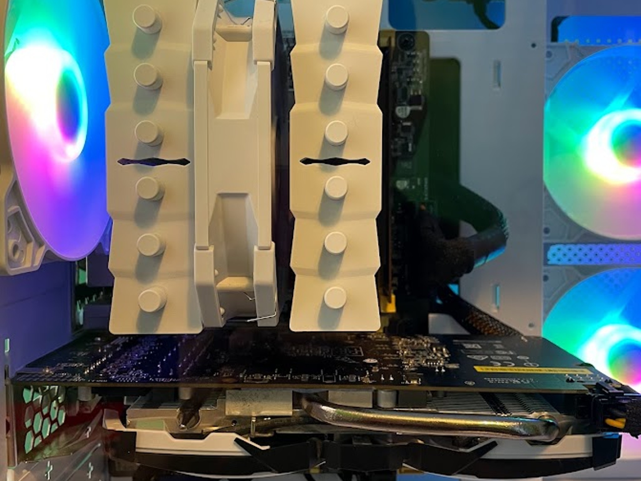 SLEEK WHITE Gaming PC| Intel i5 / AMD RX470 / 8GB / 256GB SSD WIN 10 PRO