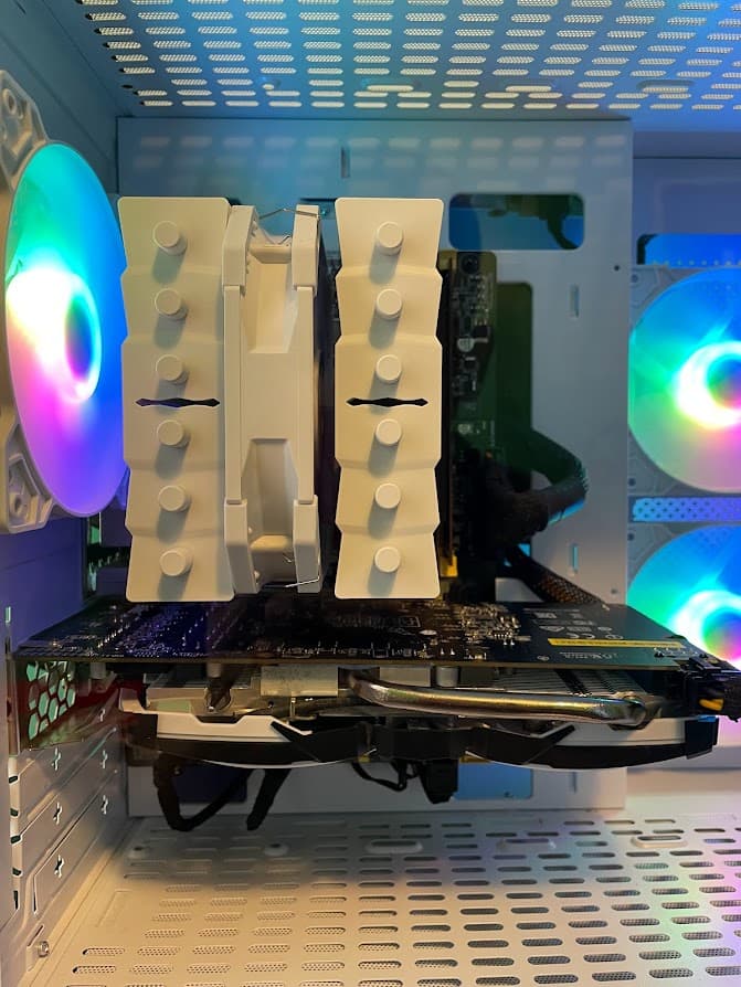 SLEEK WHITE Gaming PC| Intel i5 / AMD RX470 / 8GB / 256GB SSD WIN 10 PRO