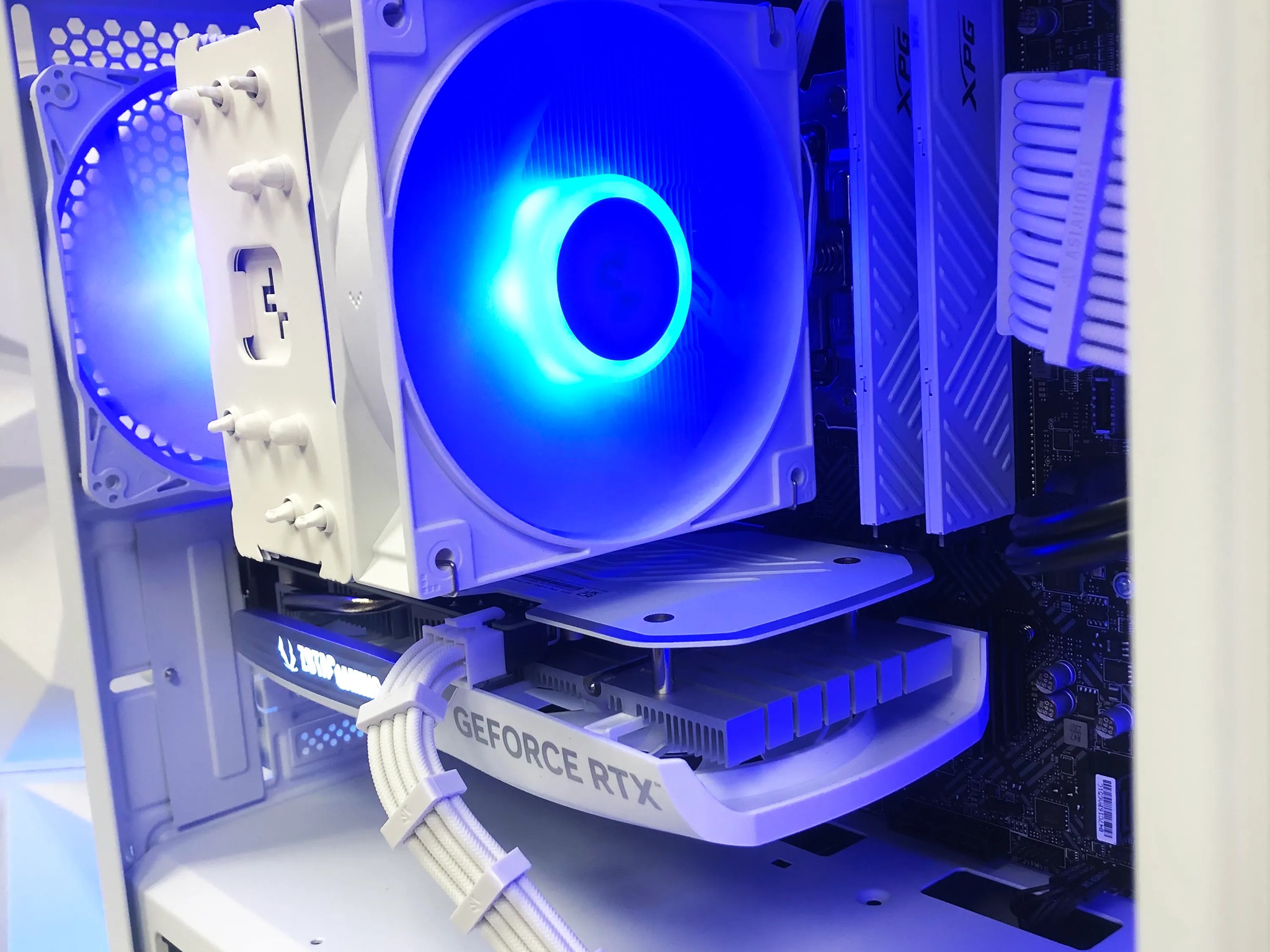 🚀The Explorer 2 White Gaming PC🚀 RTX 4060 8GB | i5-12400F | 16GB DDR4 | 1T M.2 | Windows 11 Home