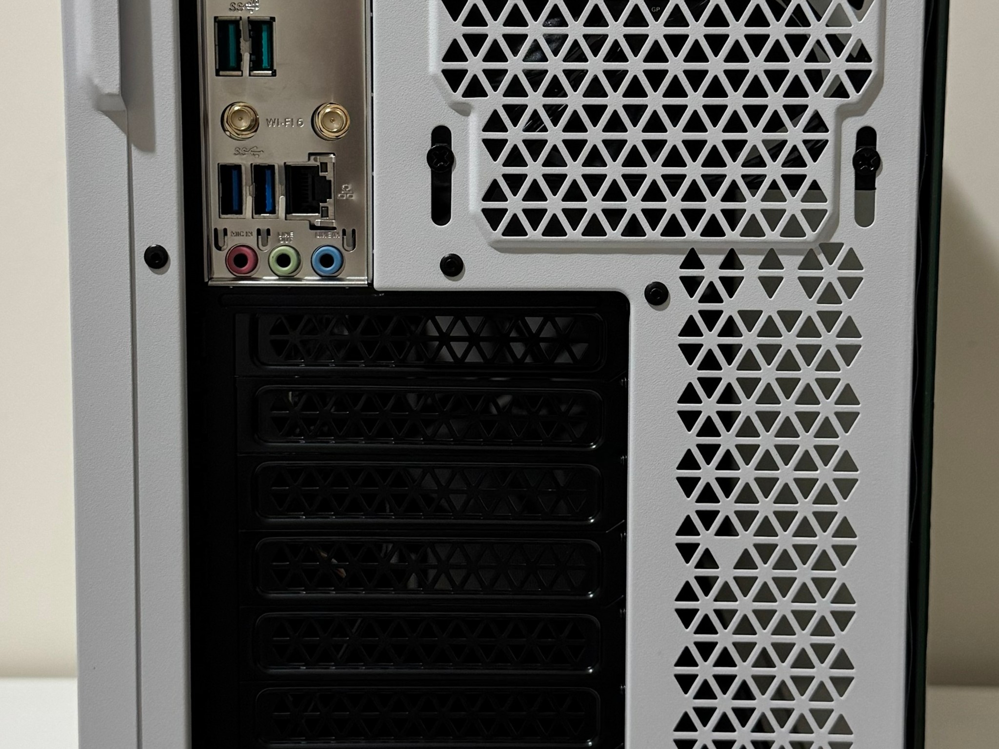 AMD Ryzen 5 5600G Gaming PC Radeon Vega 7 Graphics ASUS B550M-A B550 Fractal Design Focus 2 Case