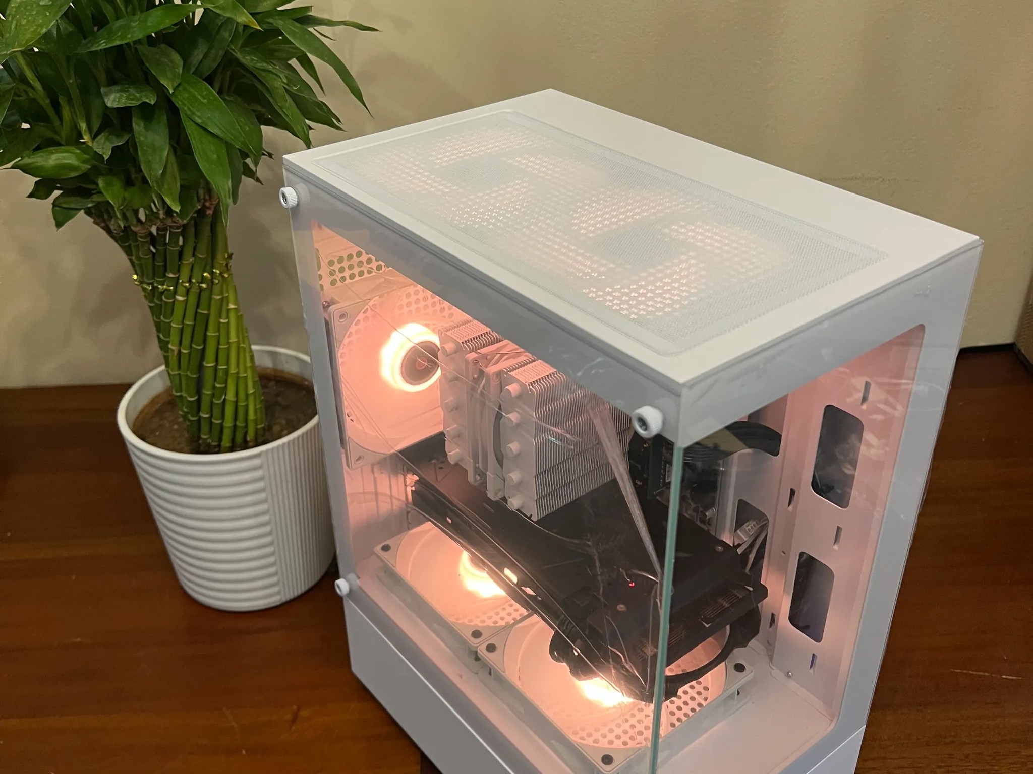 Intel 10 Core White Gaming PC RX 580 1tb SSD 16GB RAM WIFi WINDOWS 11 Pro