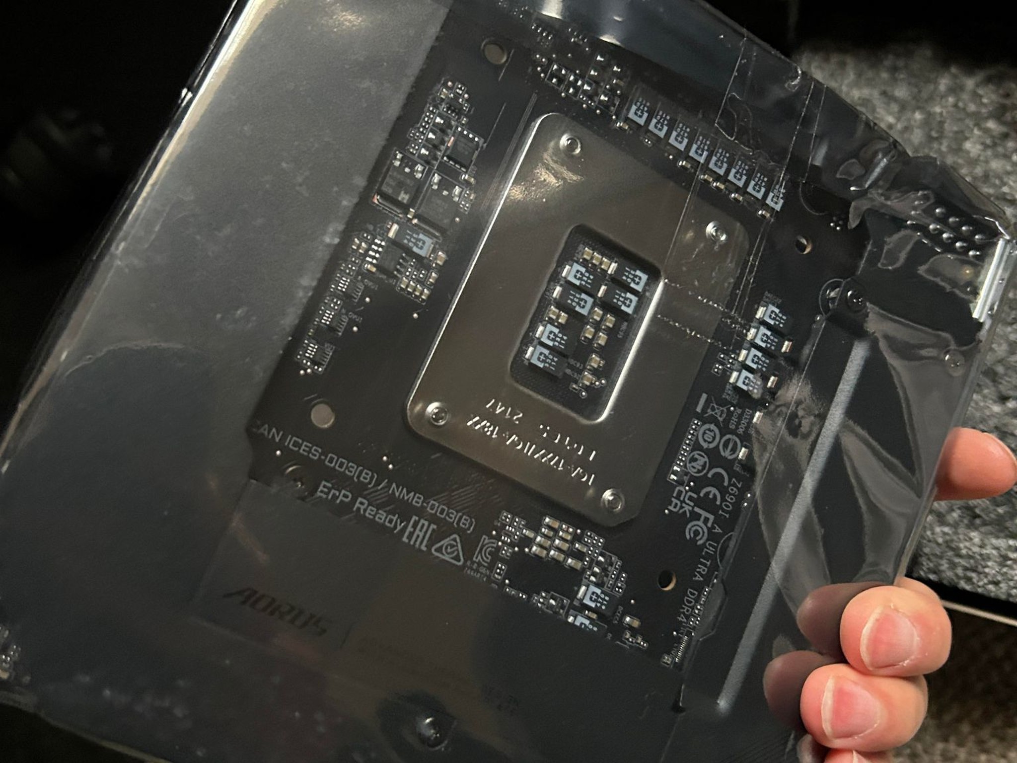 I5-12600K + Z690I Aorus Ultra Lite DDR4
