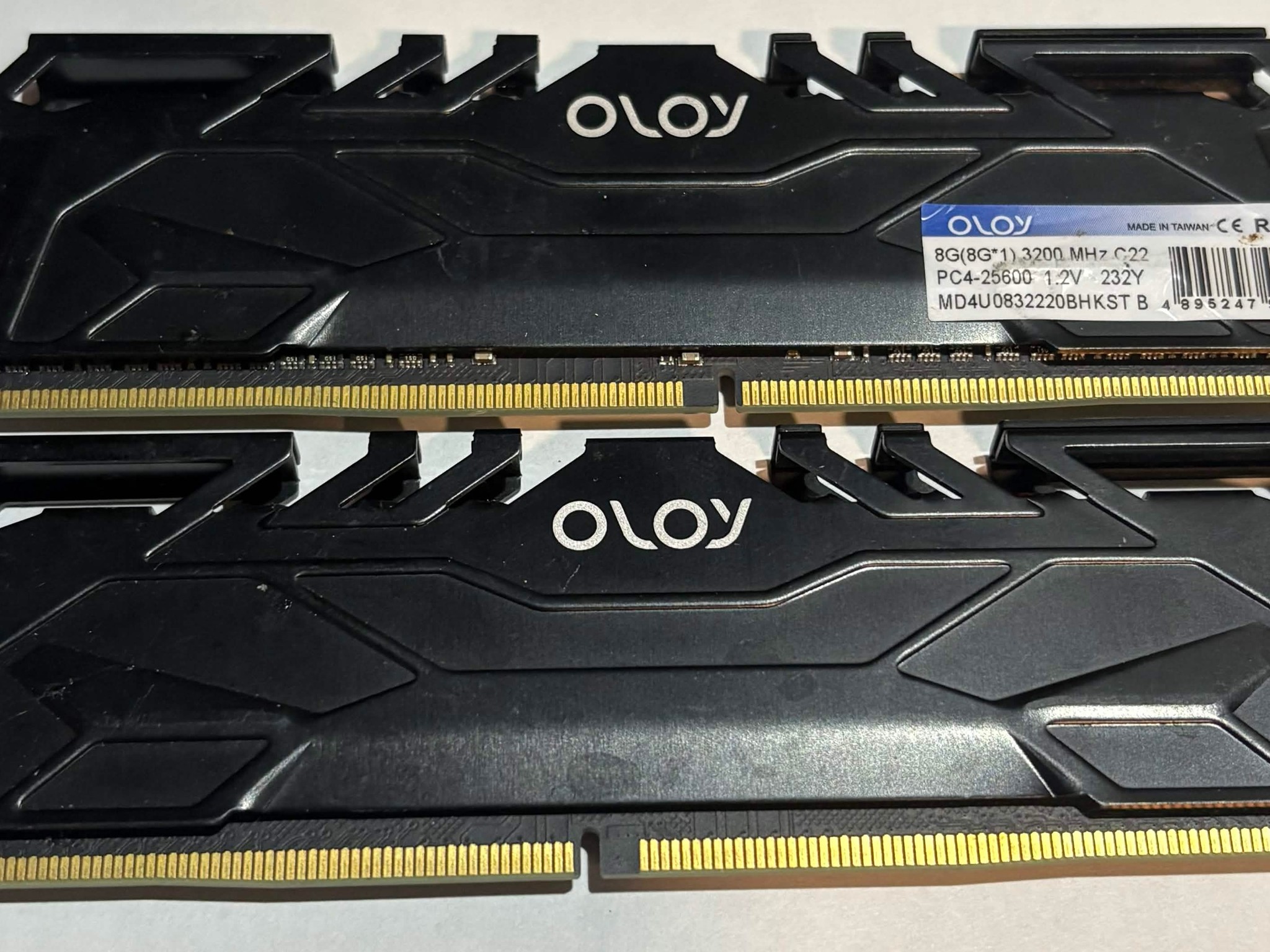 OLOy 16GB (2x8GB) DDR4 3200MHz Desktop Memory Kit | Black Heatsinks | Tested Working