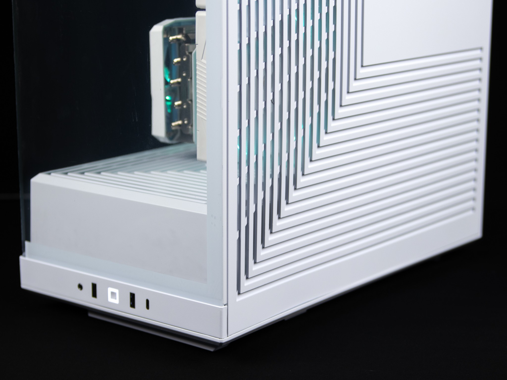“Ghosthue” RX 7900 GRE Ryzen 7 7700 32GB Windows 11 2TB Workstation Gaming PC
