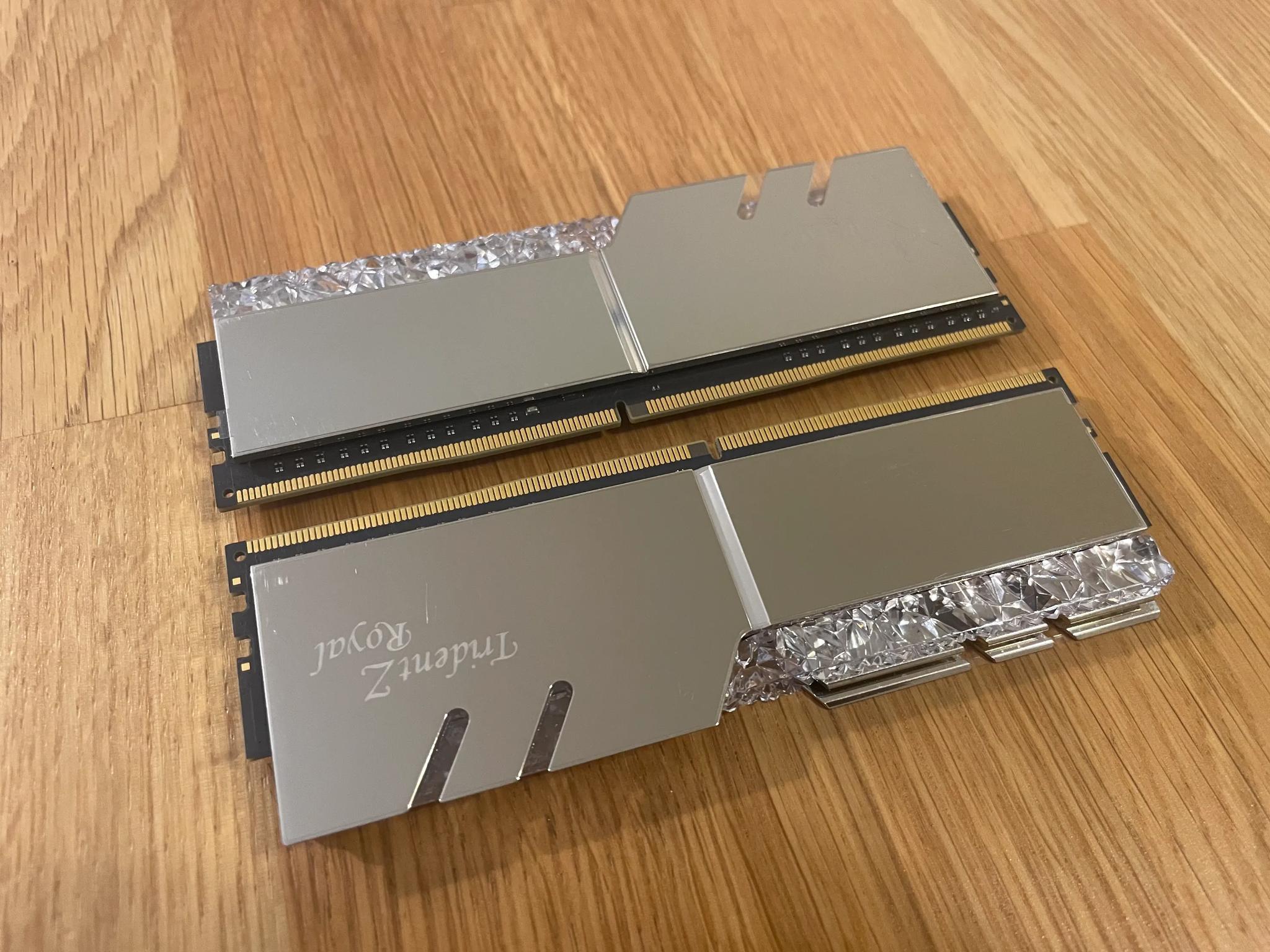 32GB - 4000Mhz - Gskill Trident Z Royal RGB DDR4 Ram