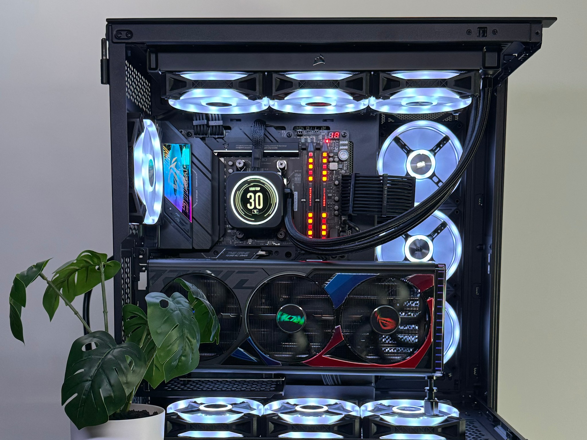 Haptix Corsair Dominator | ROG Strix 4090 OC - 7800x3D - 32GB Dominator DDR5 - 3TB | 1000w