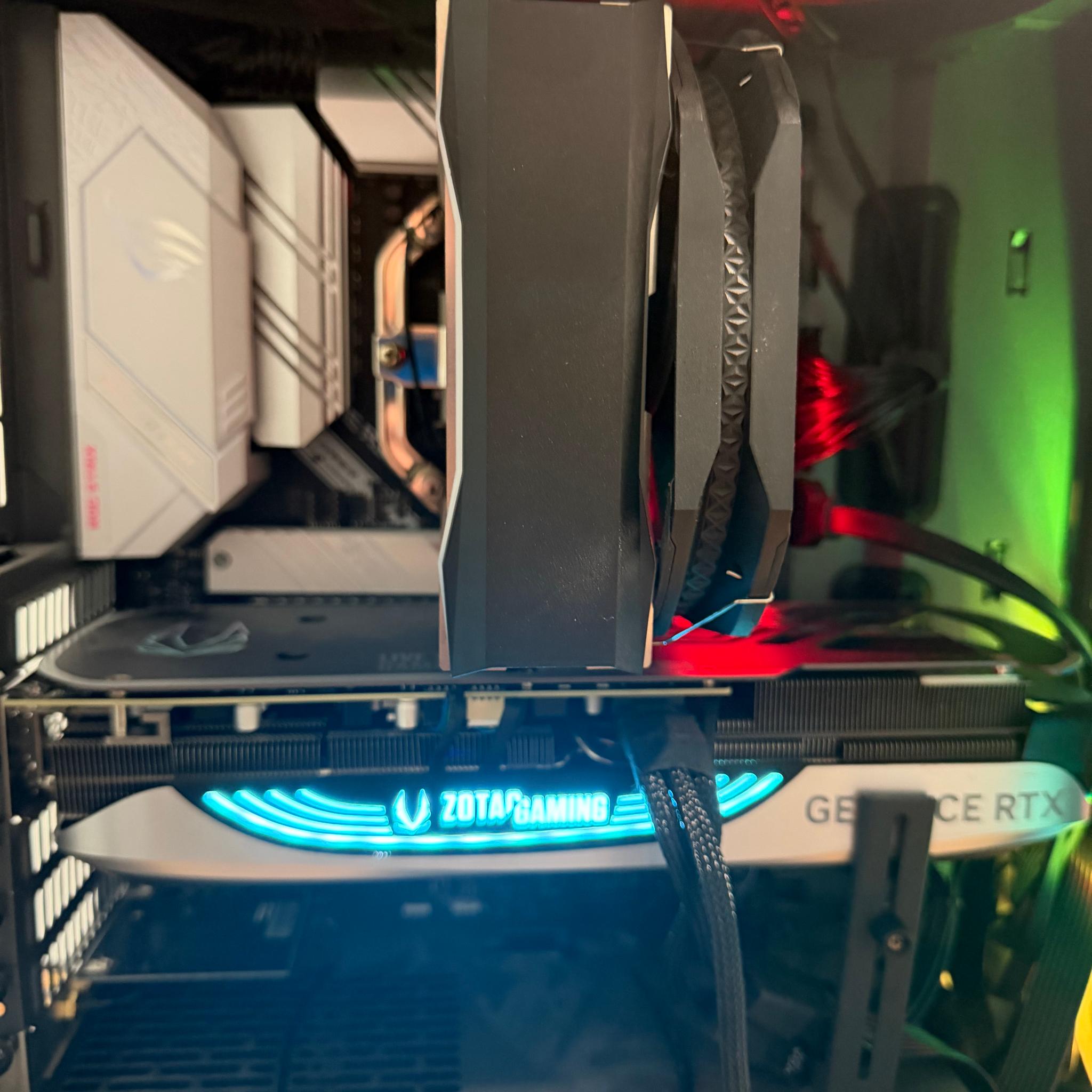 RYZEN 5800X/32 GB DDR4/ ROG STRIX CUSTOM GAMING PC