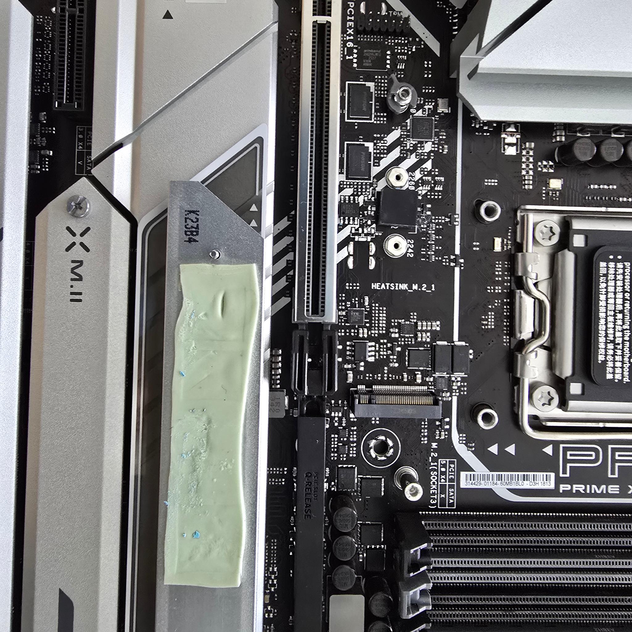ASUS X670E Prime Motherboard, 1TB Samsung 970 NVME, 4 Lian Li 140mm Uni Fans