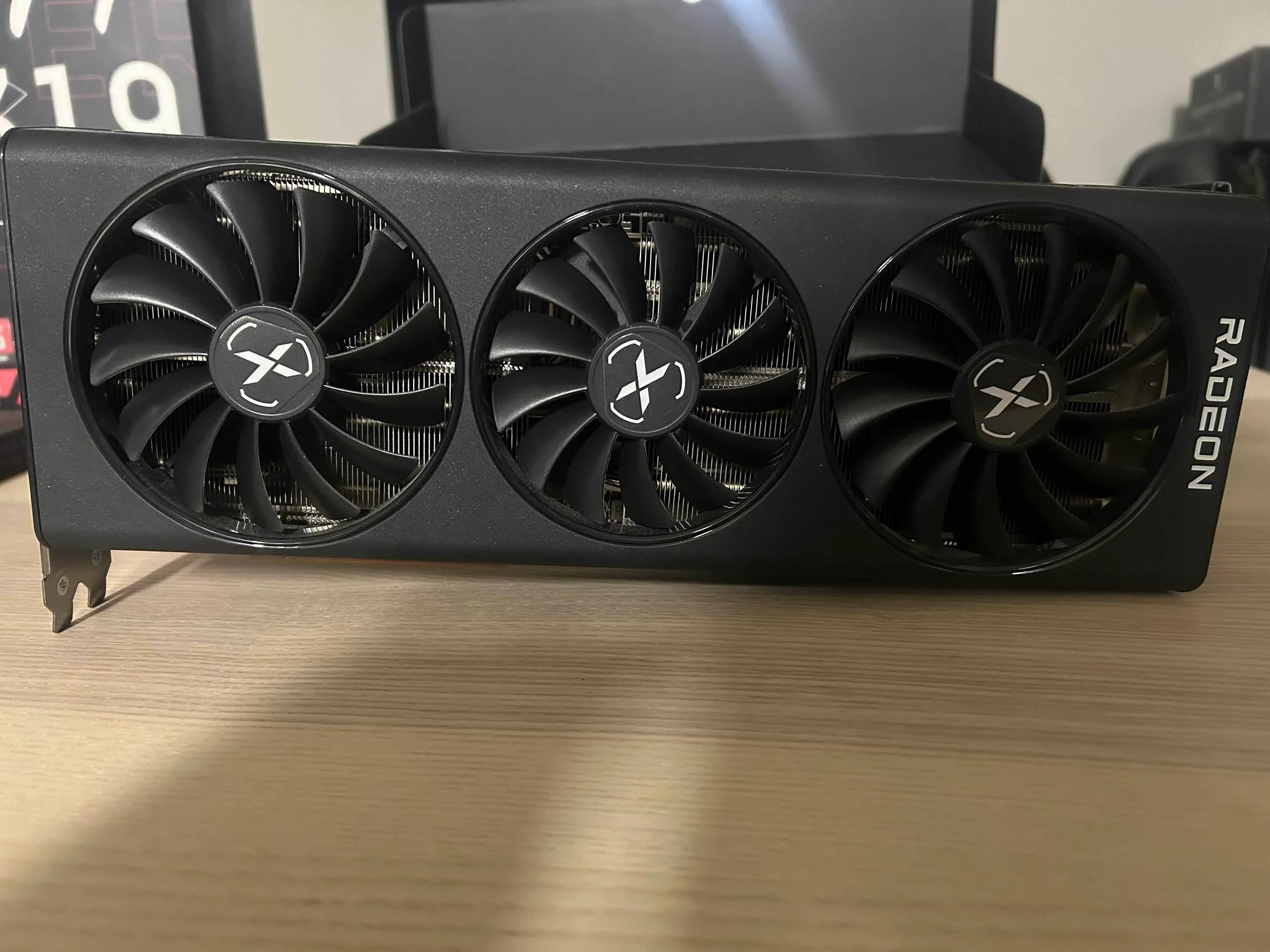 XFX SPEEDSTER SWFT319 Radeon RX 6800 CORE 16GB