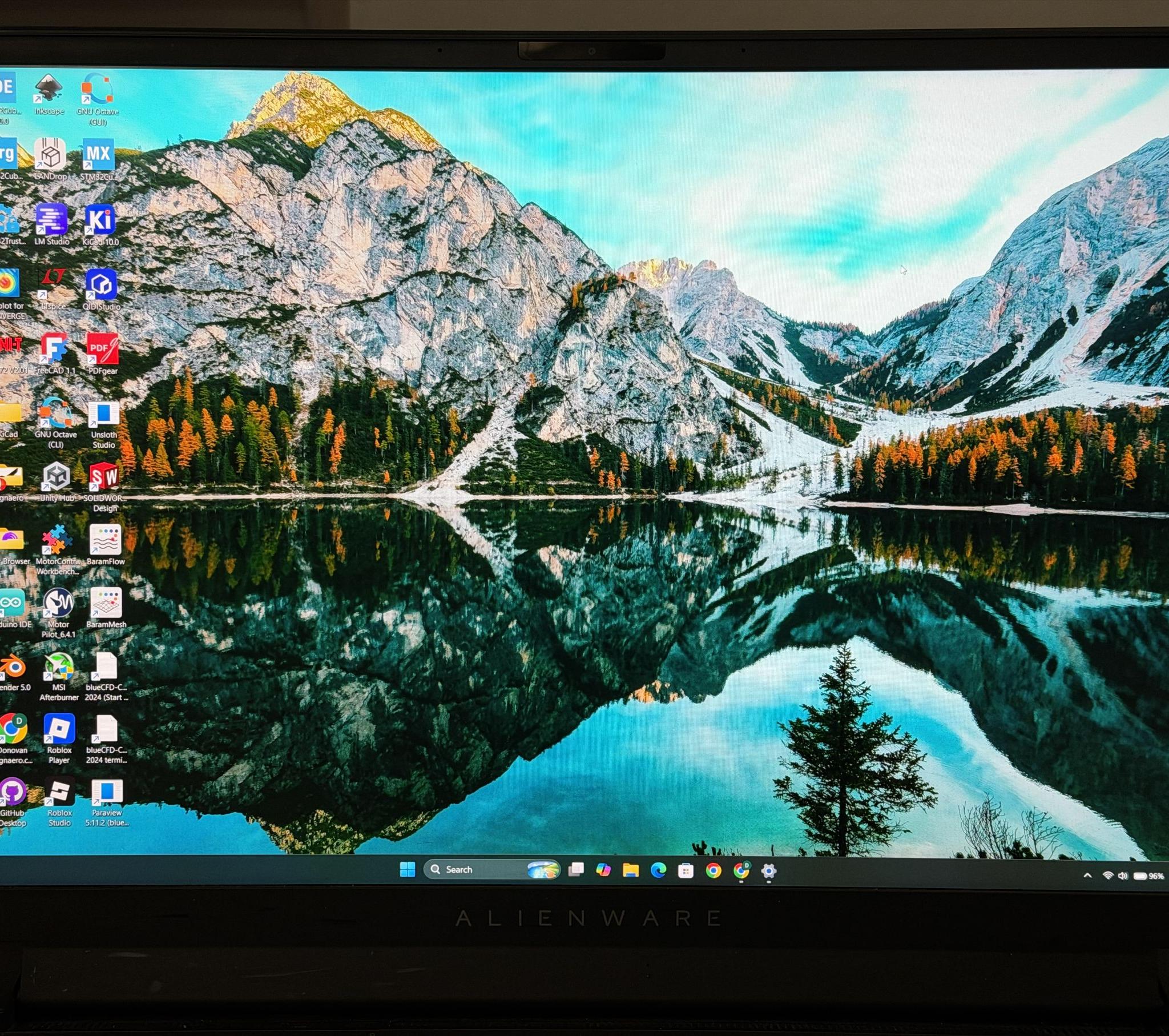 Alienware M18 R2 - 32GB DDR5 - Intel Core I9-14900HX - NVIDIA GeForce RTX 4090 16GB - 2TB SSD