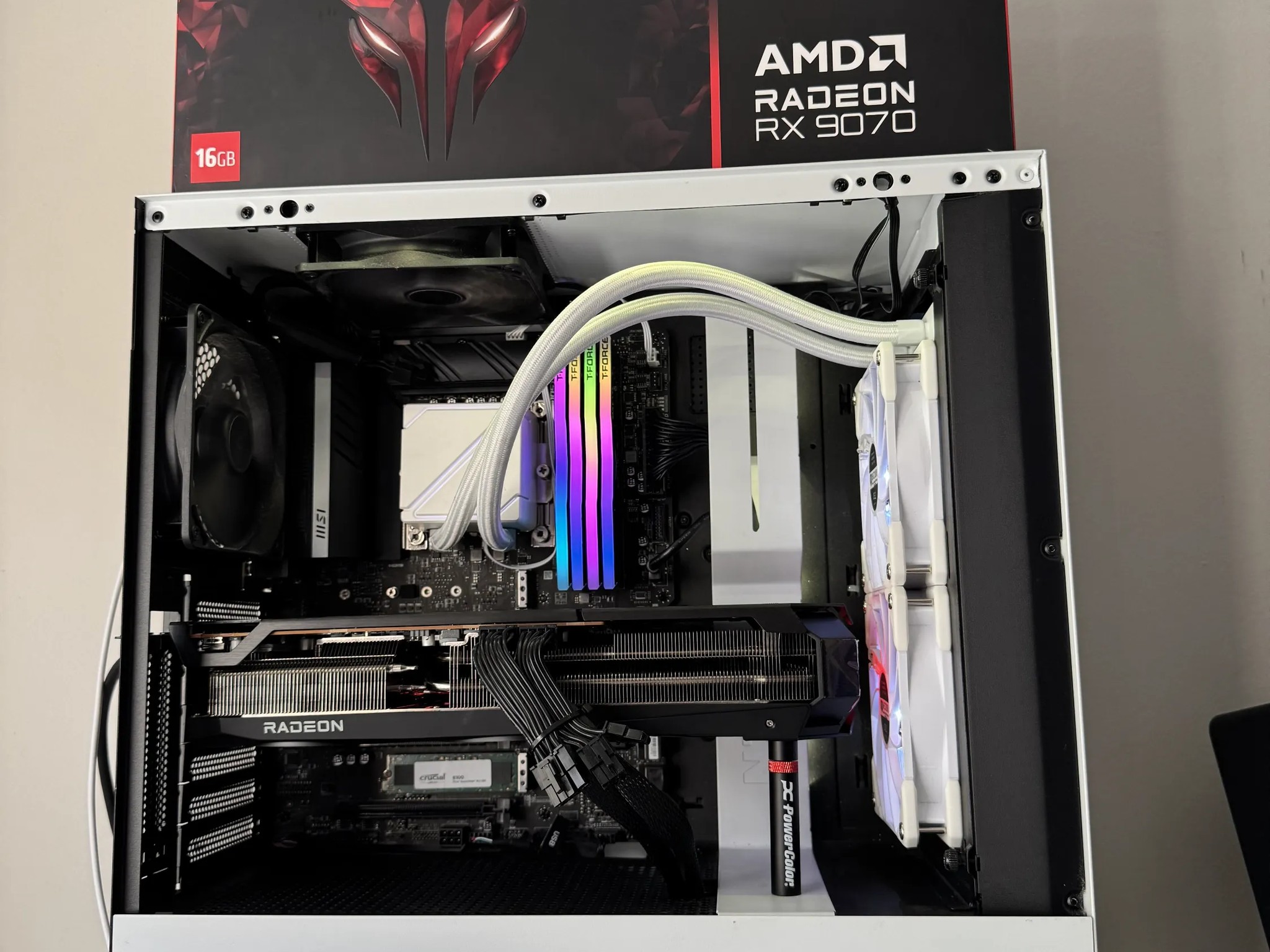 RX 9070 | Intel i9 10900K | 1TB SSD NVMe | 32GB RAM | 1000W PSU