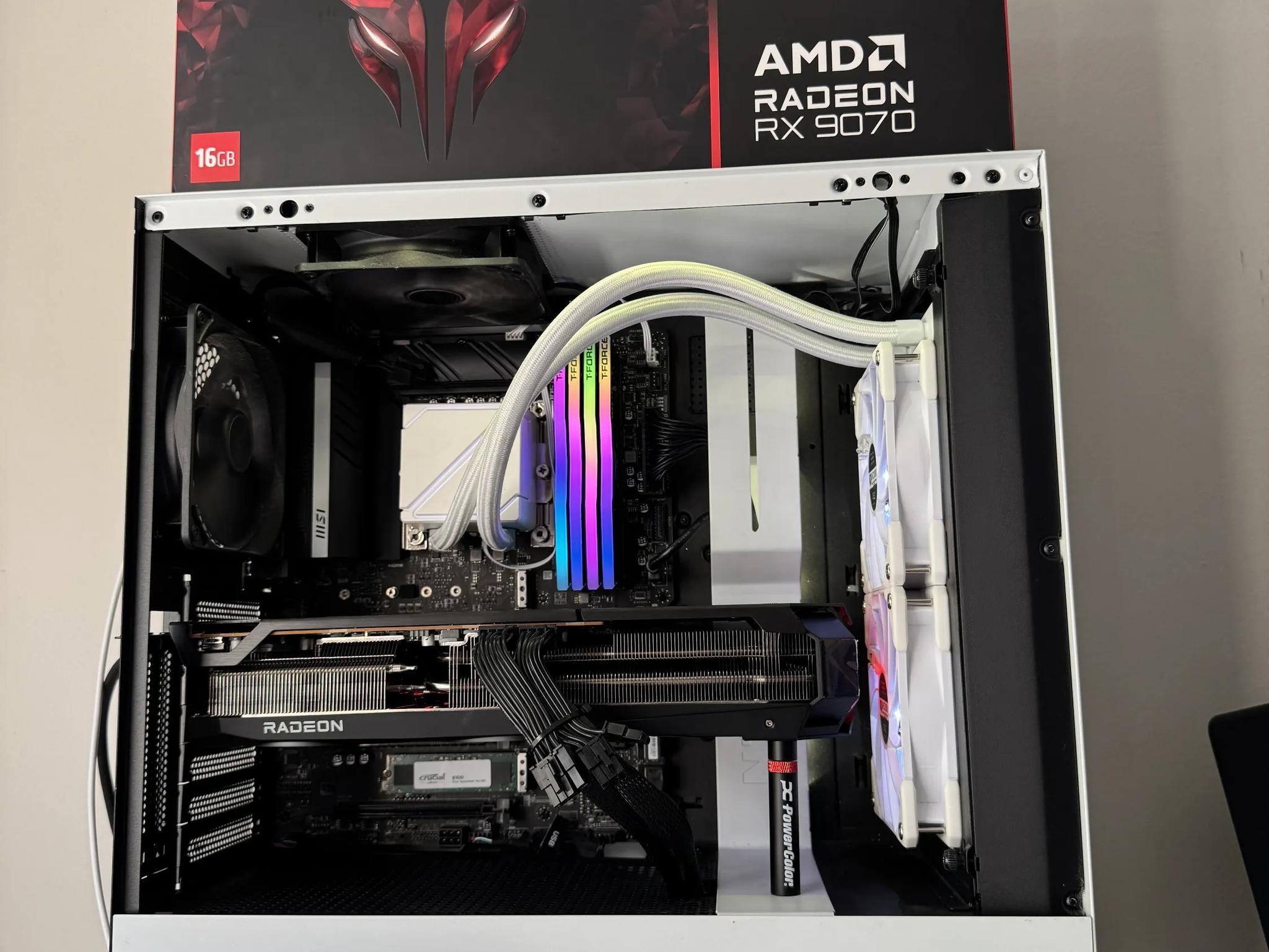 RX 9070 | Intel i9 10900K | 1TB SSD NVMe | 32GB RAM | 1000W PSU