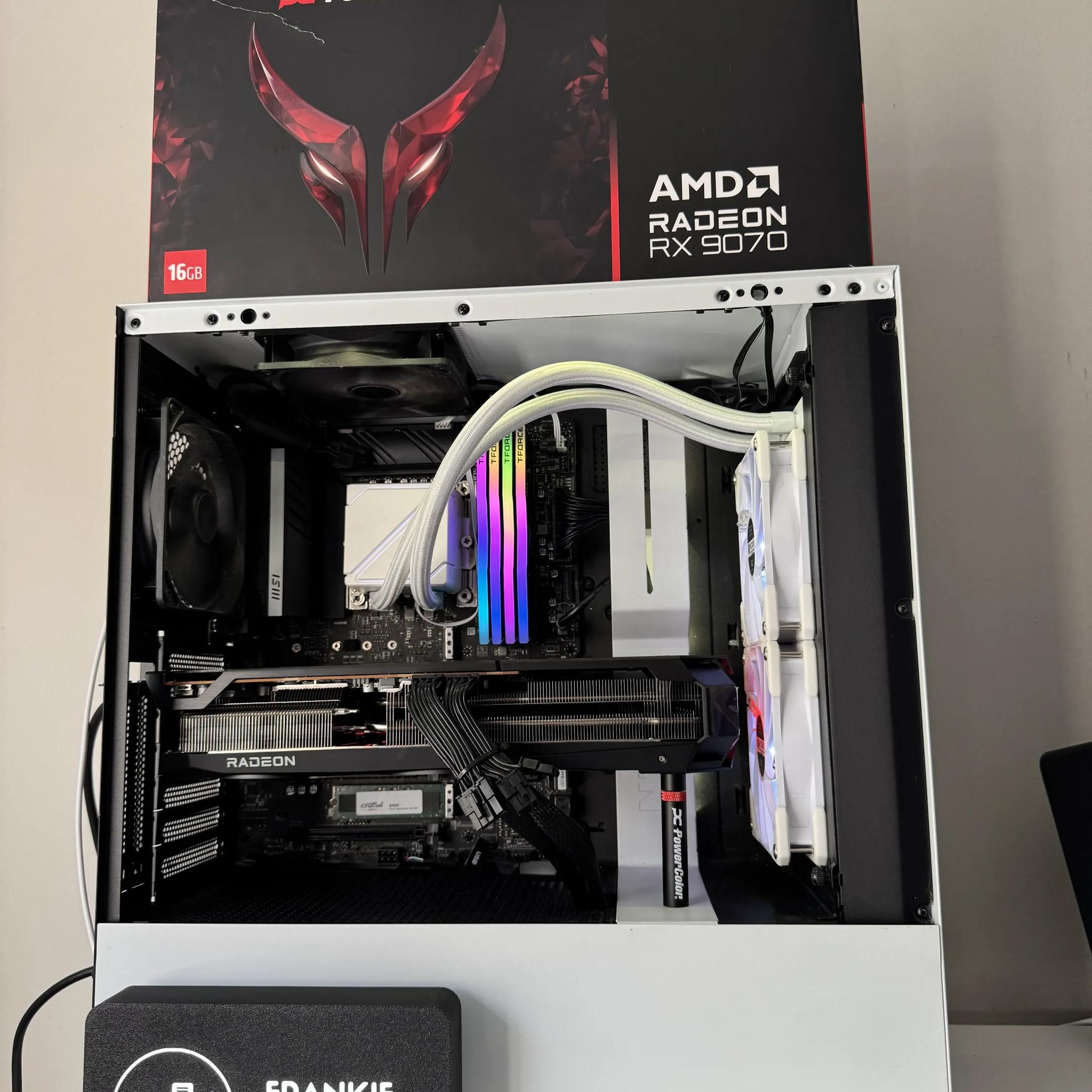 RX 9070 | Intel i9 10900K | 1TB SSD NVMe | 32GB RAM | 1000W PSU