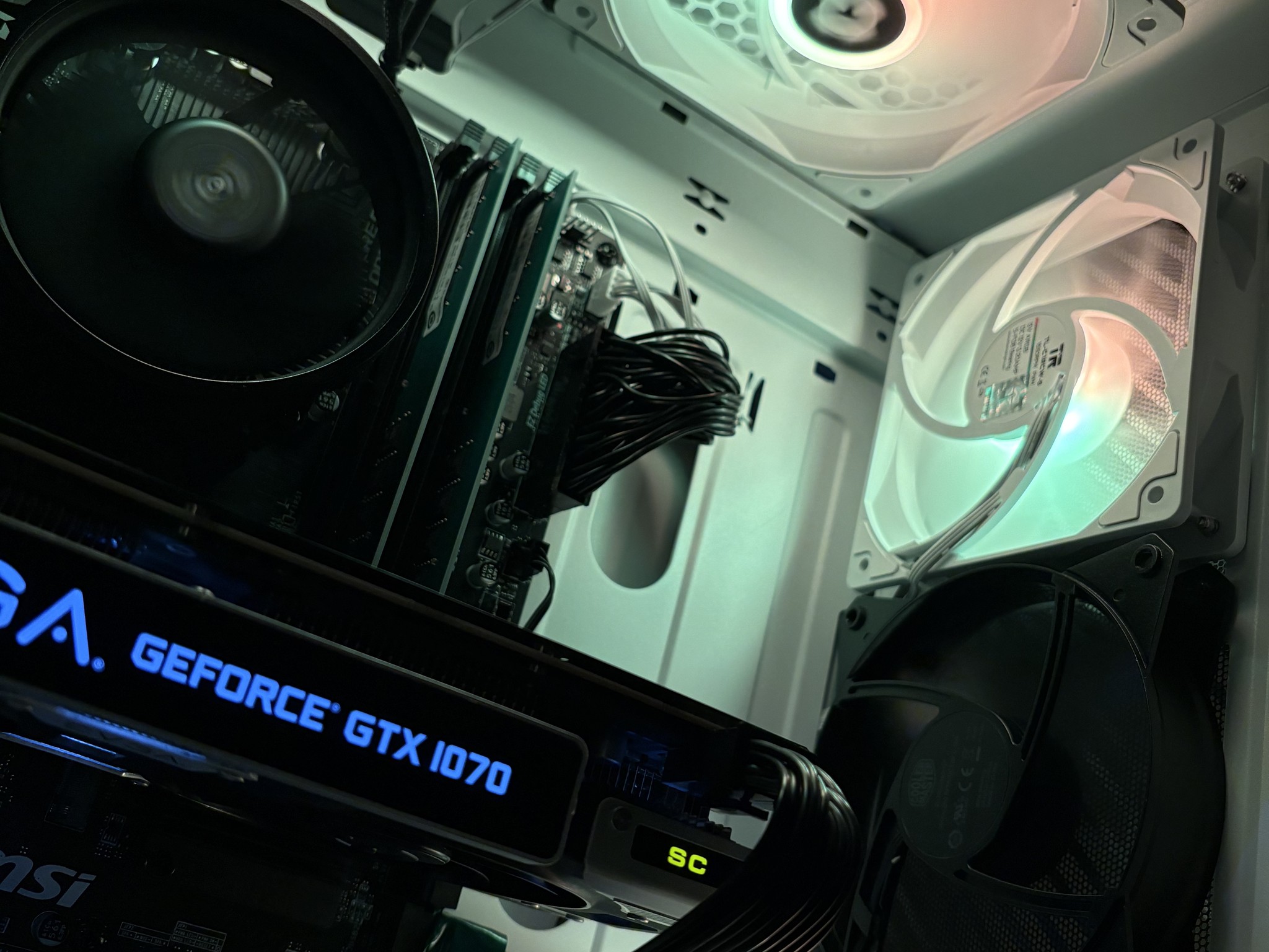 White & Black PC - Ryzen 3100 | GTX 1070 | 16GB DDR4 | 1TB NVMe SSD | WIFI 6E + BT 5.3 | Win11