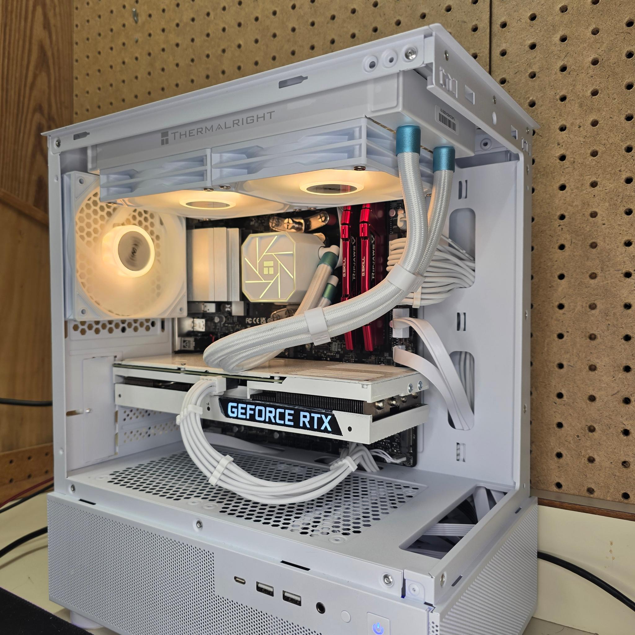 Tundra | RTX 3070 | R5 5600 | 16GB | 1TB