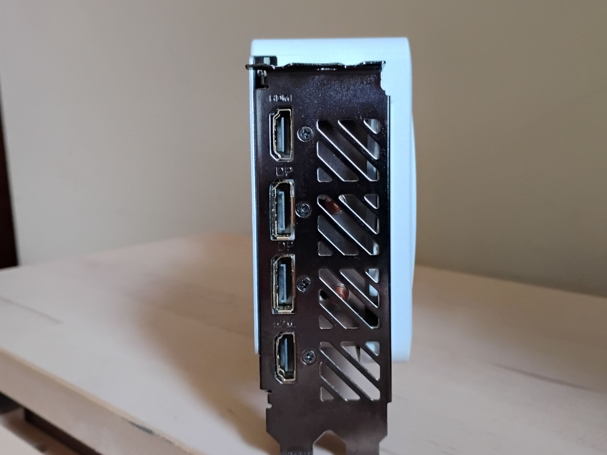 RTX 4060Ti 16gb Gigabyte Aero