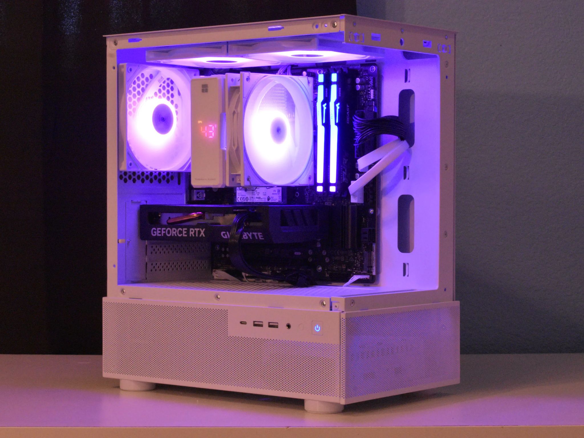 ⬜Whiteout v2⬜ Ryzen 5 7500F | RTX 4060 8GB | 16GB Ram 6000mhz | 1TB nVME Gen4 SSD | Win11 Pro + Wifi