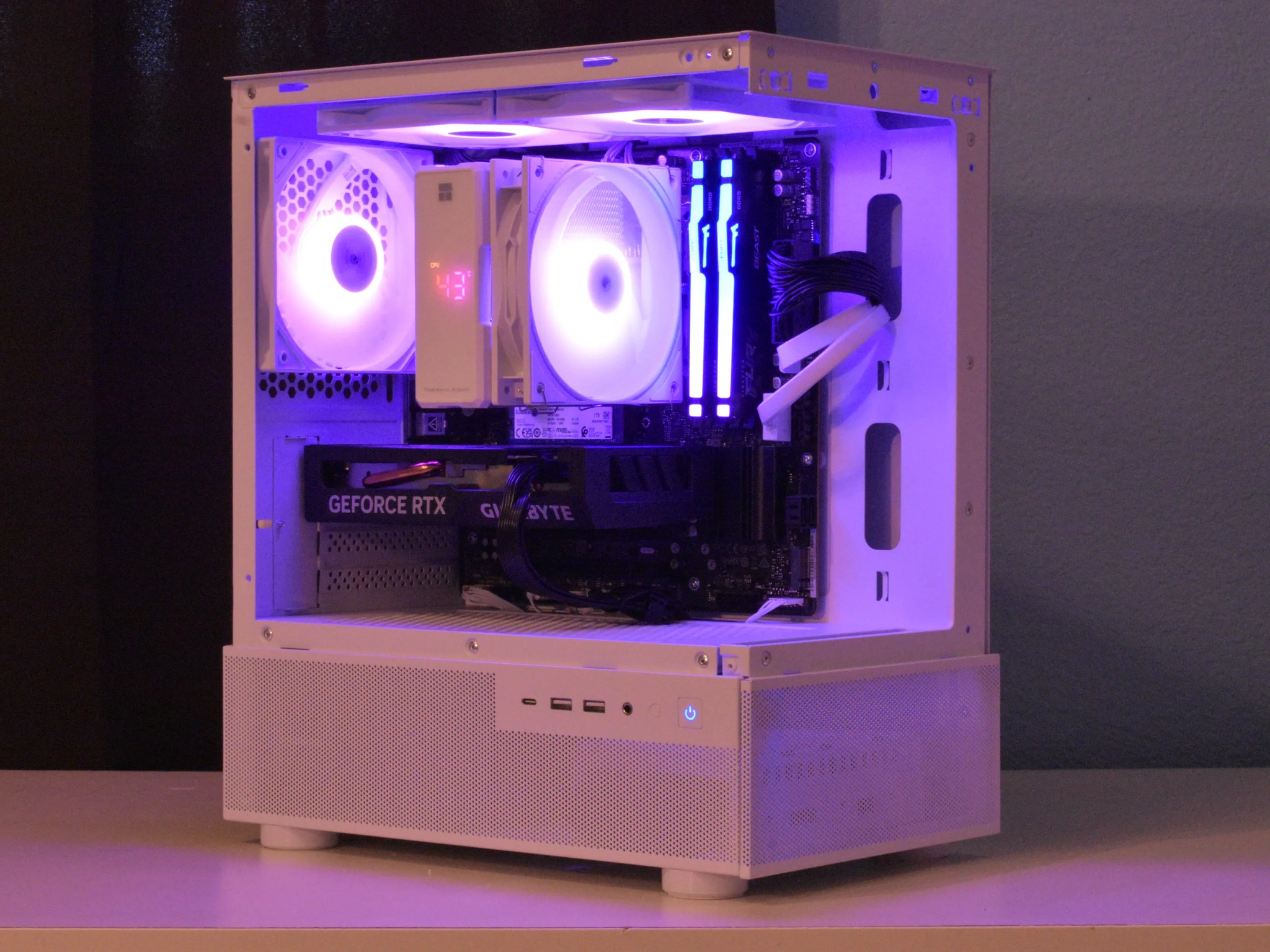 ⬜Whiteout v2⬜ Ryzen 5 7500F | RTX 4060 8GB | 16GB Ram 6000mhz | 1TB nVME Gen4 SSD | Win11 Pro + Wifi