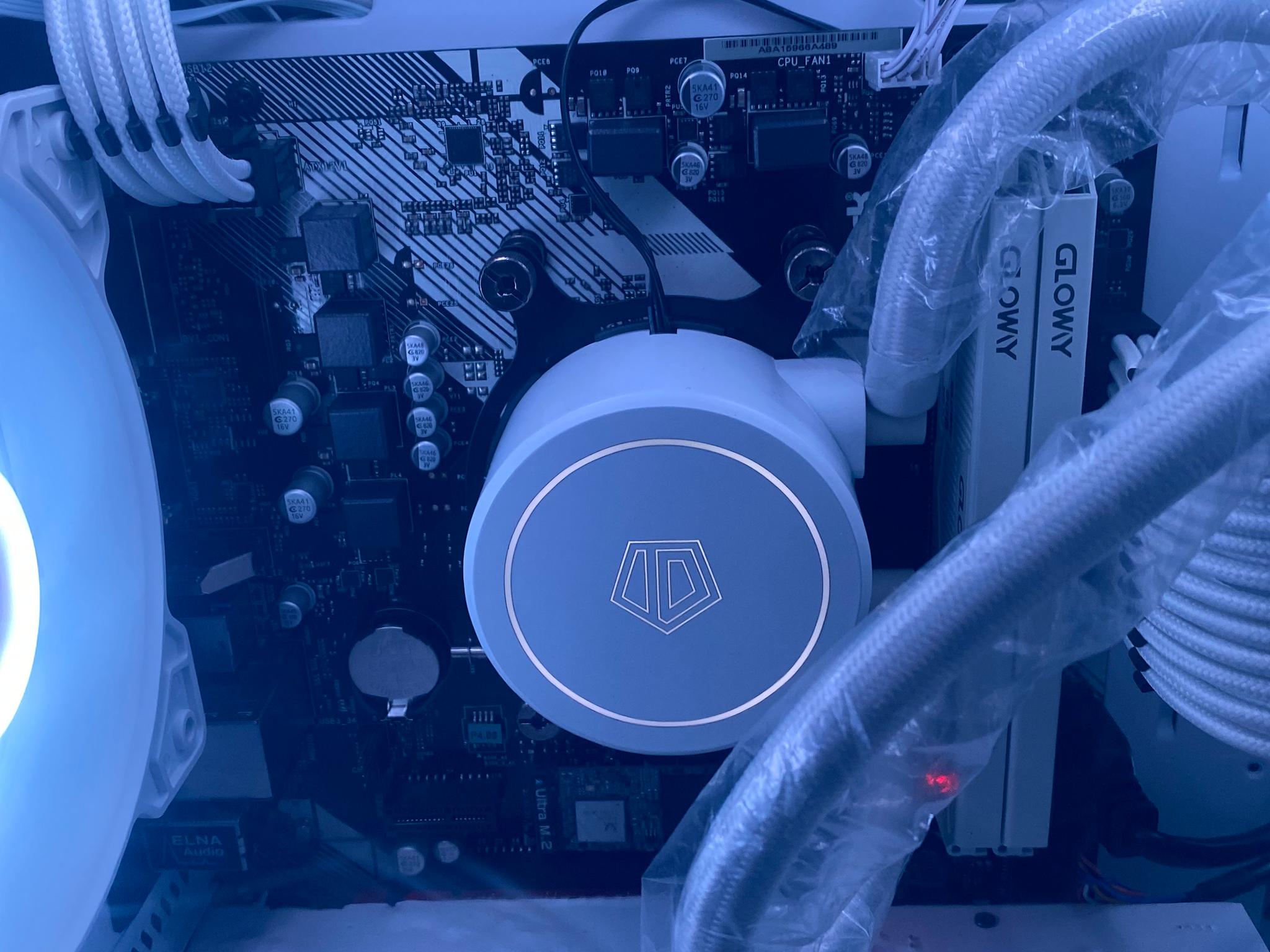 (Liquid-cooled) RX 5700XT| Ryzen 7| 16GB GLOWAY DDR4 RAM| 1TB NVMe SSD| Windows 11 PRO w/ Deku💫