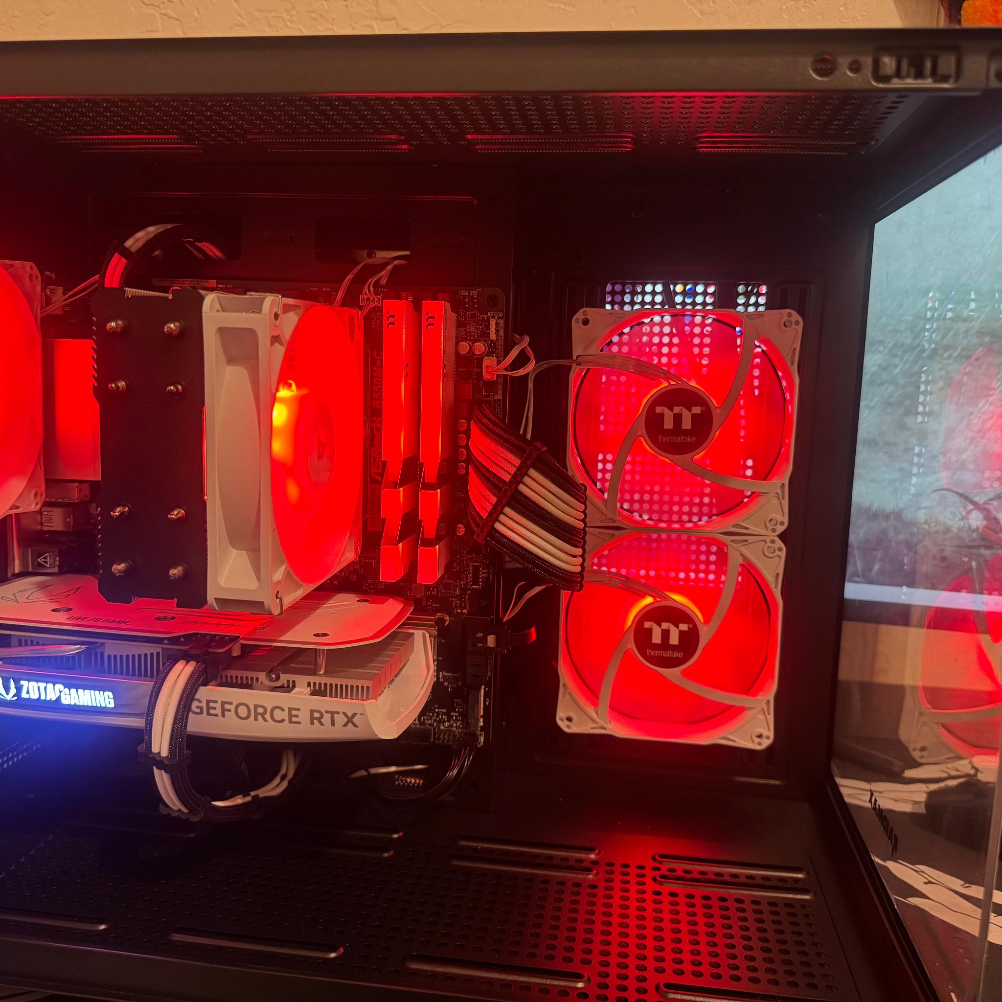 Panda Build Gaming PC / content creation | NVIDIA GEFORCE RTX 4060 | Ryzen 5 | 16GB RAM | WINDOWS 11