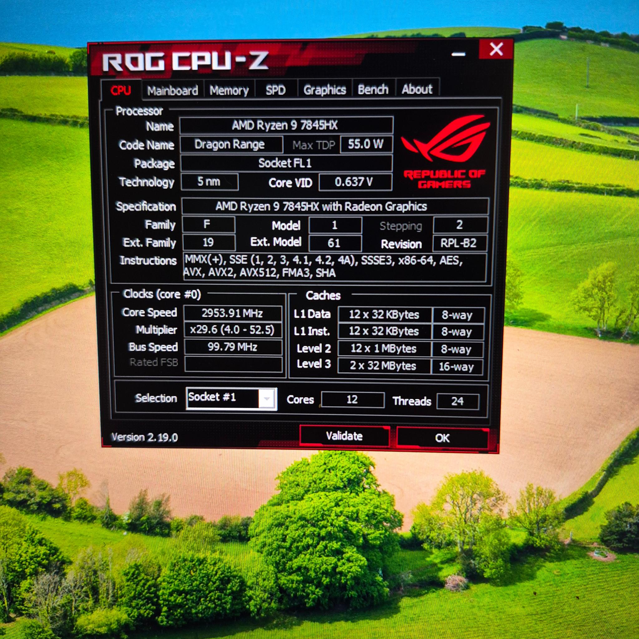***READ DESCRIPTION*** ASUS ROG STRIX G713PV-WS94 RTX 4060 RYZEN 9 7845HX 64GB DDR5-5600 CL46