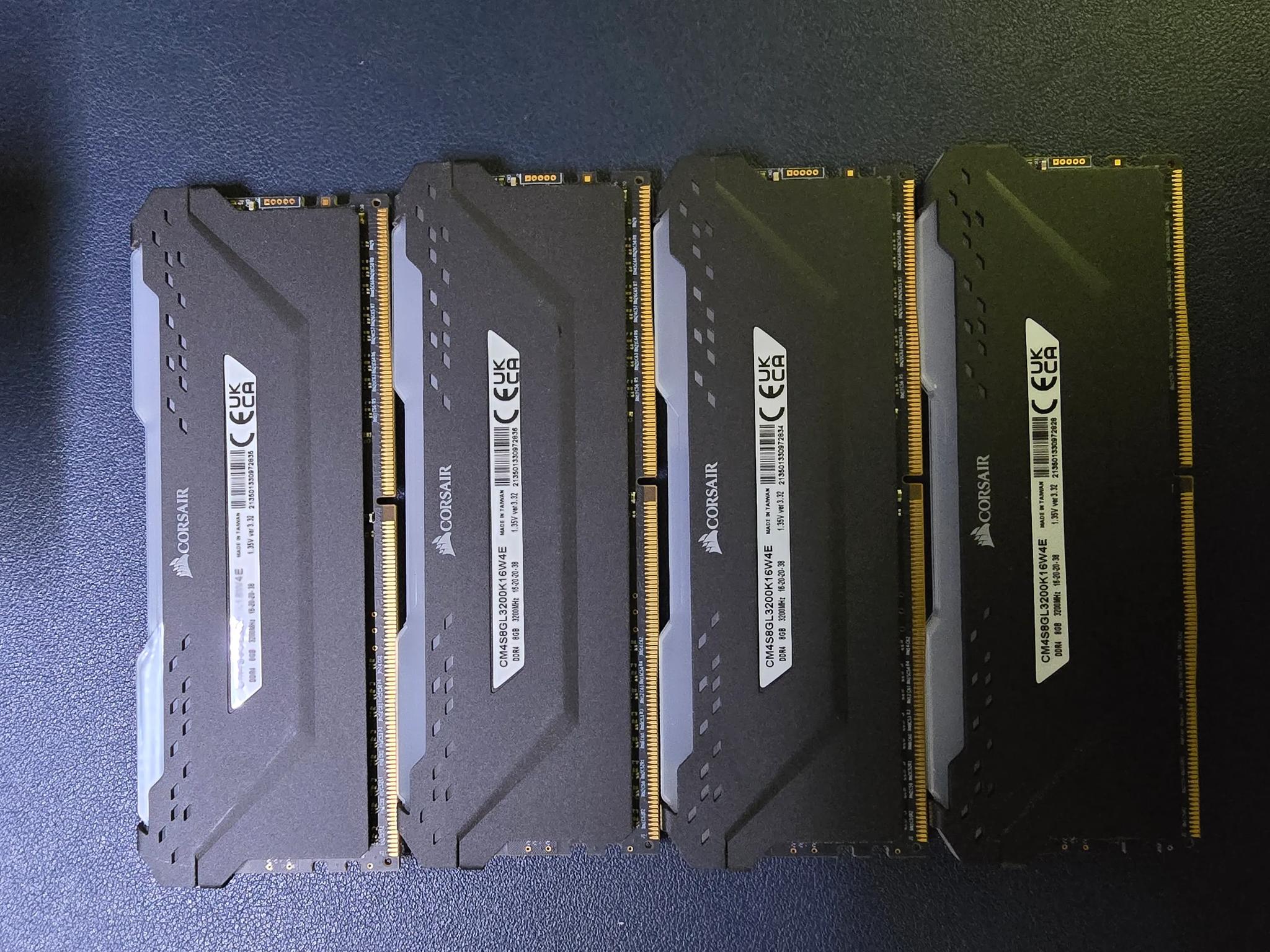 Corsair Vengeance RGB Pro DDR4 RAM 3200K - 4 x 8GB sticks