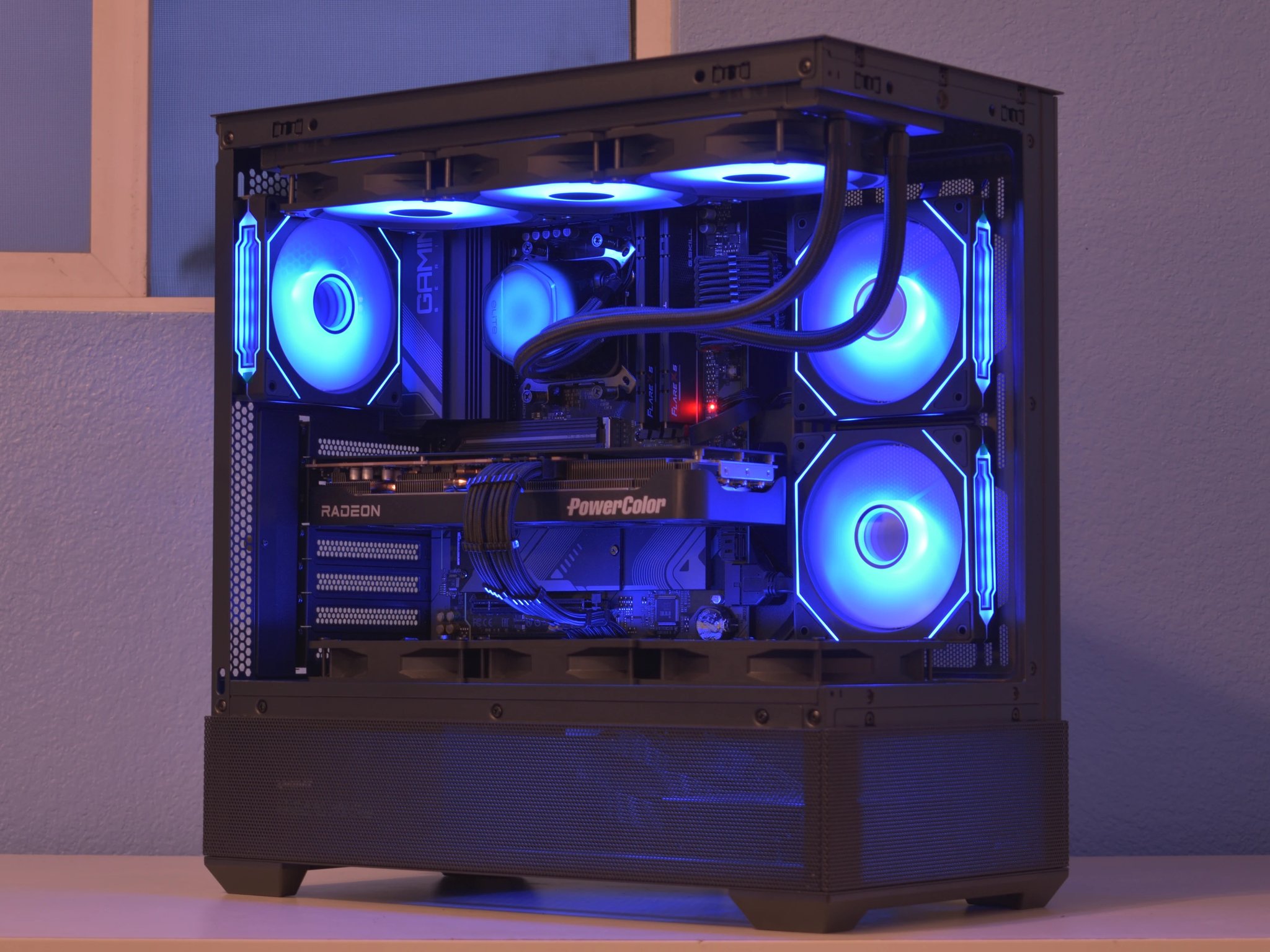 🚀Performance Gamer🚀 Ryzen 7 9700X | AMD RX 9070XT 16GB | 32GB DDR5 | 2TB nVME SSD | White RGB+Wifi
