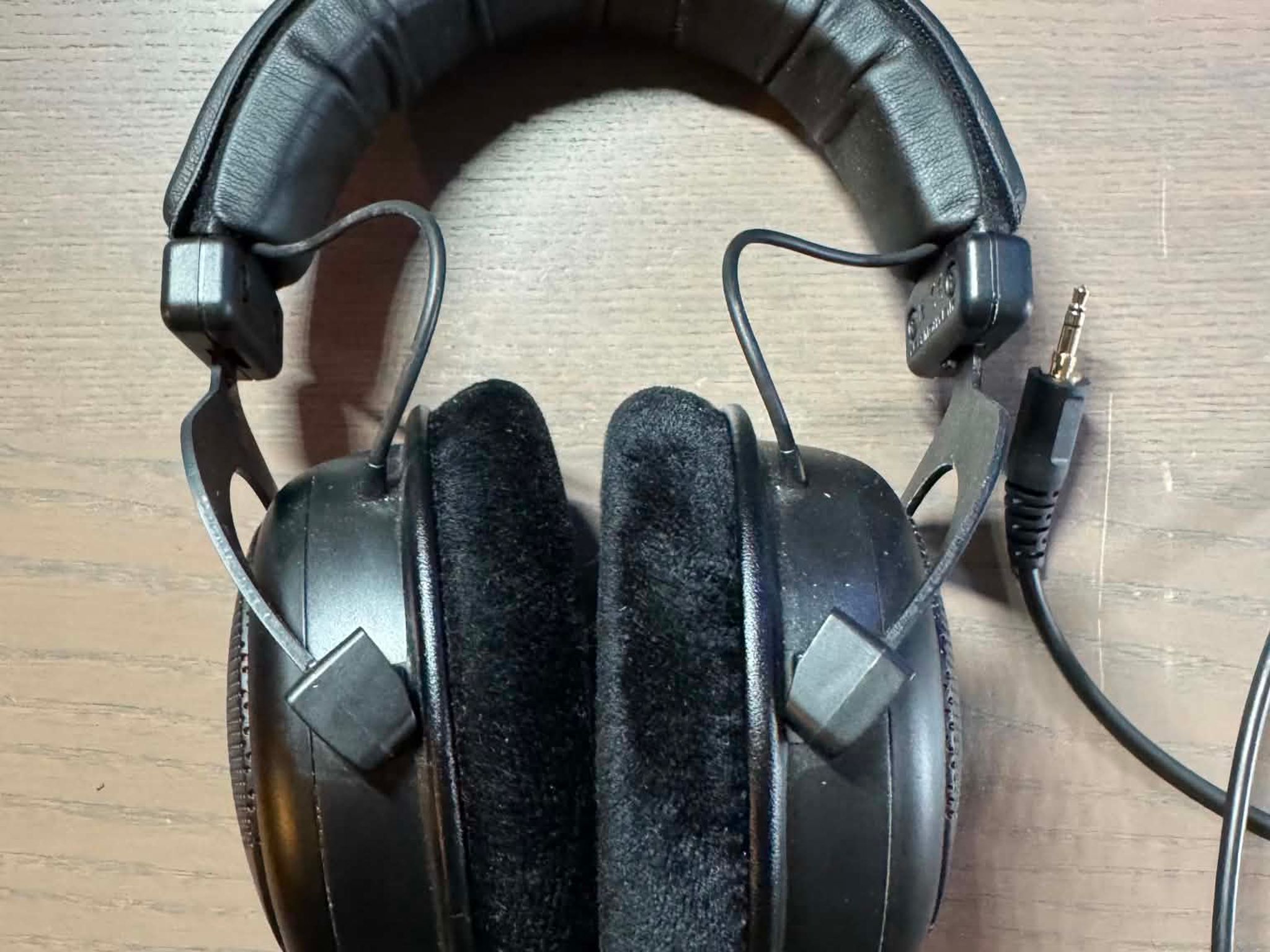 beyerdynamic TYGR 300 R Open-Back Gaming Headphones Black Over-Ear 6.35mm